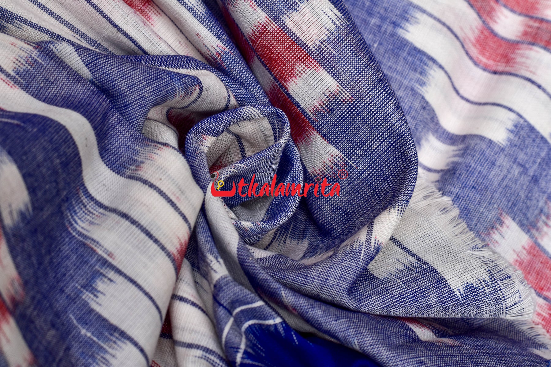 Blue Red White Kuthi Pasapali (Fabric)