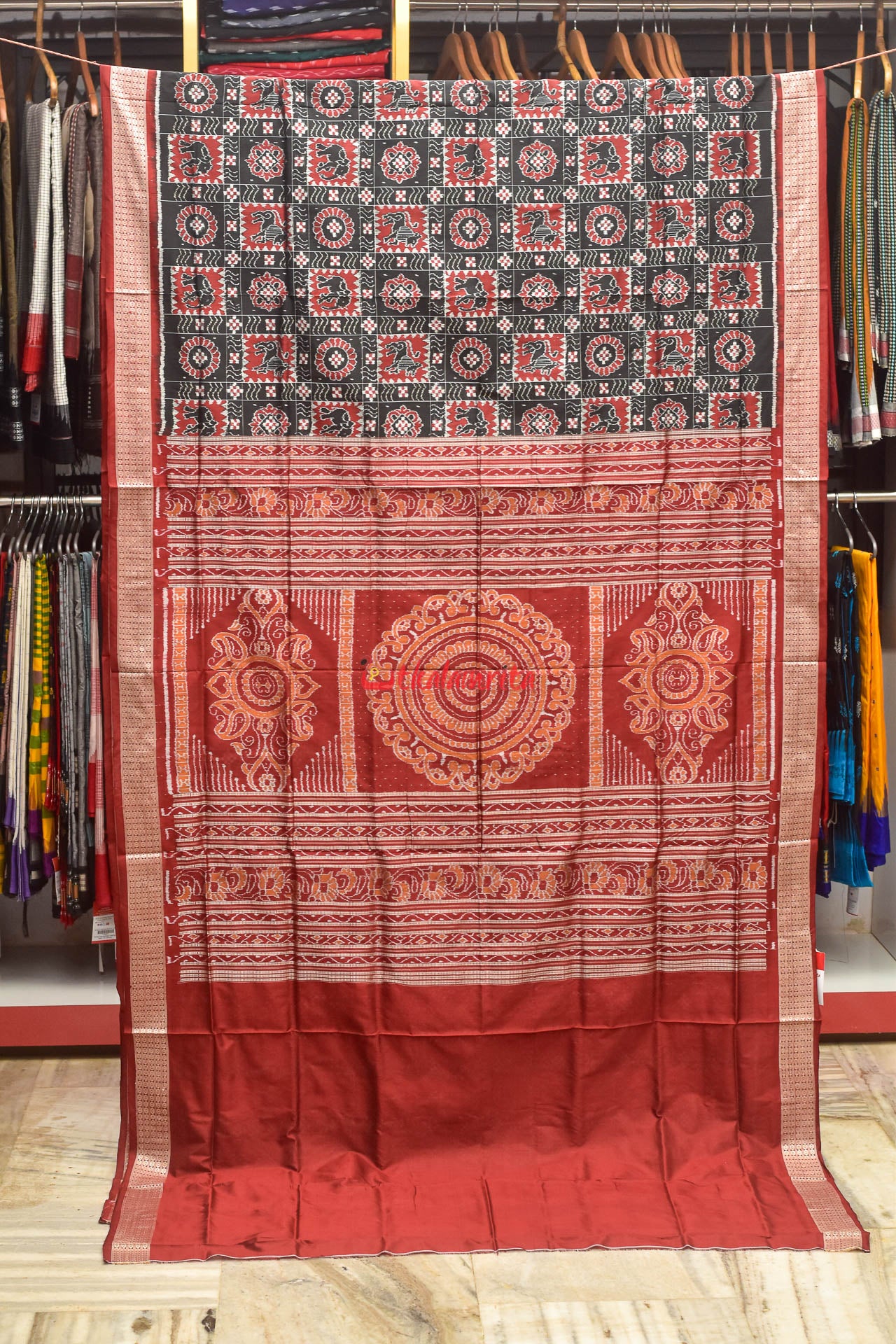 Lion & Elephant Kuthi Pasapali Silk Saree