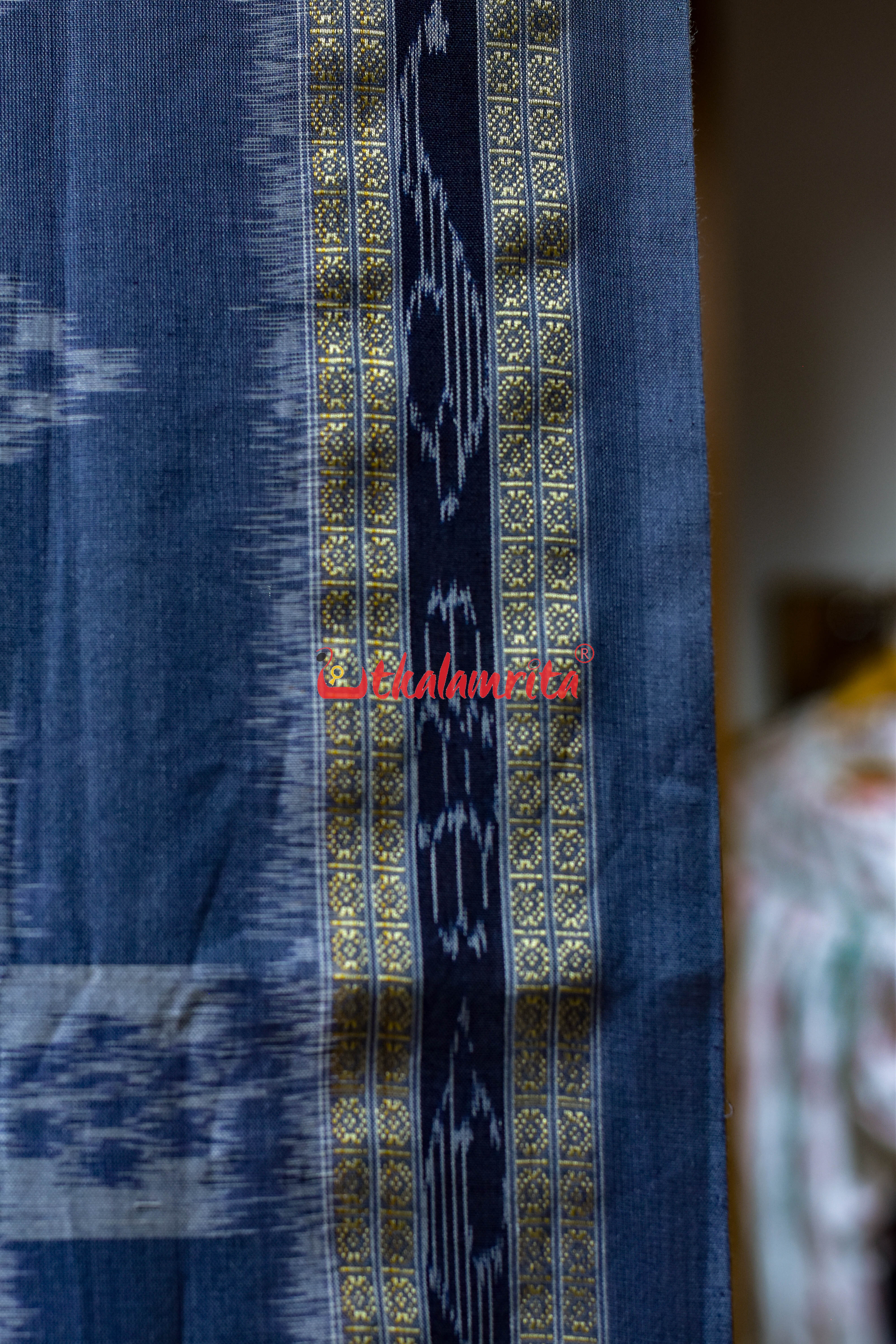 White Grey Bada Phula Khandua Cotton Saree