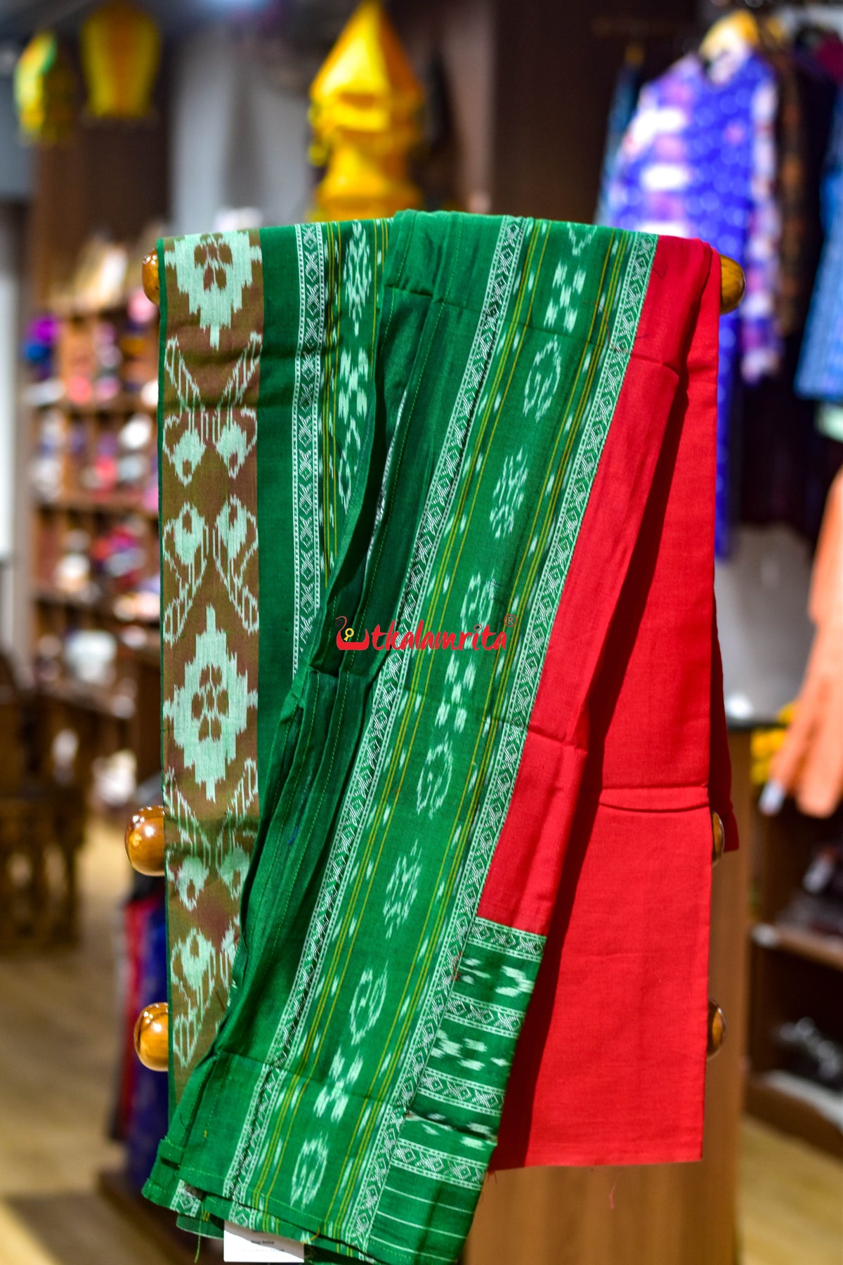 Green Red Middle Sankha Chakra Design Dress Set