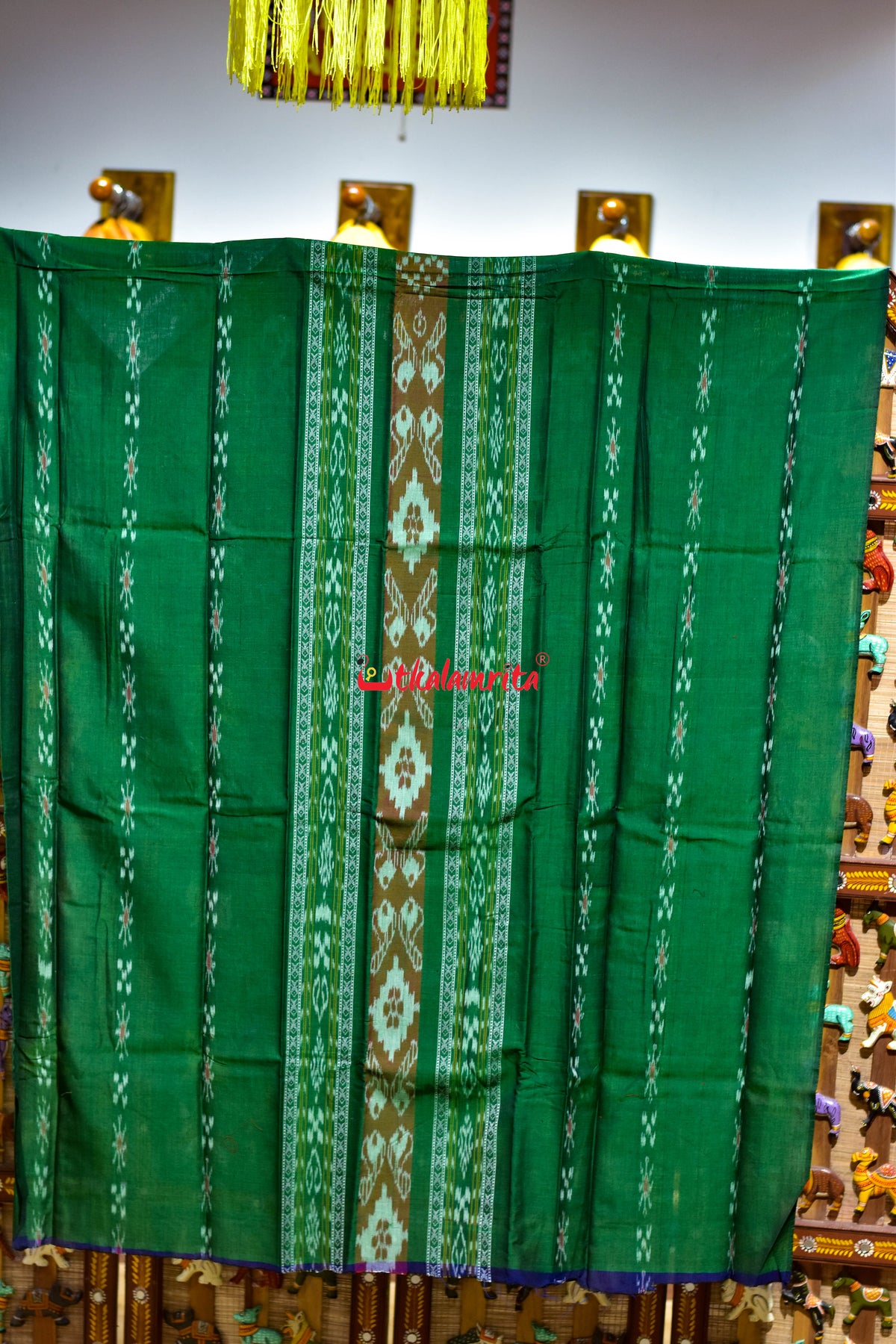 Green Red Middle Sankha Chakra Design Dress Set