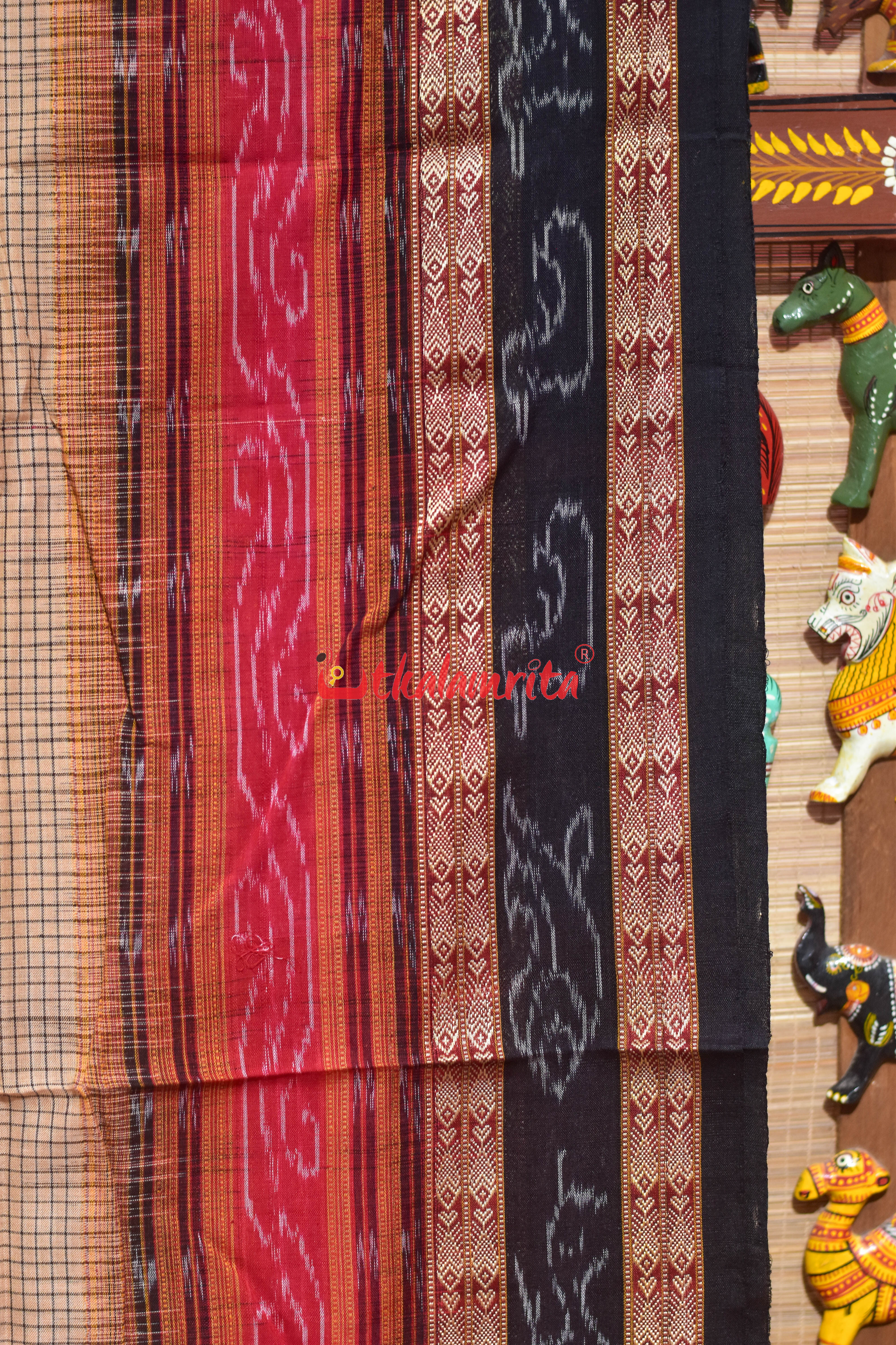 Middle Sachipar Cream with fish border