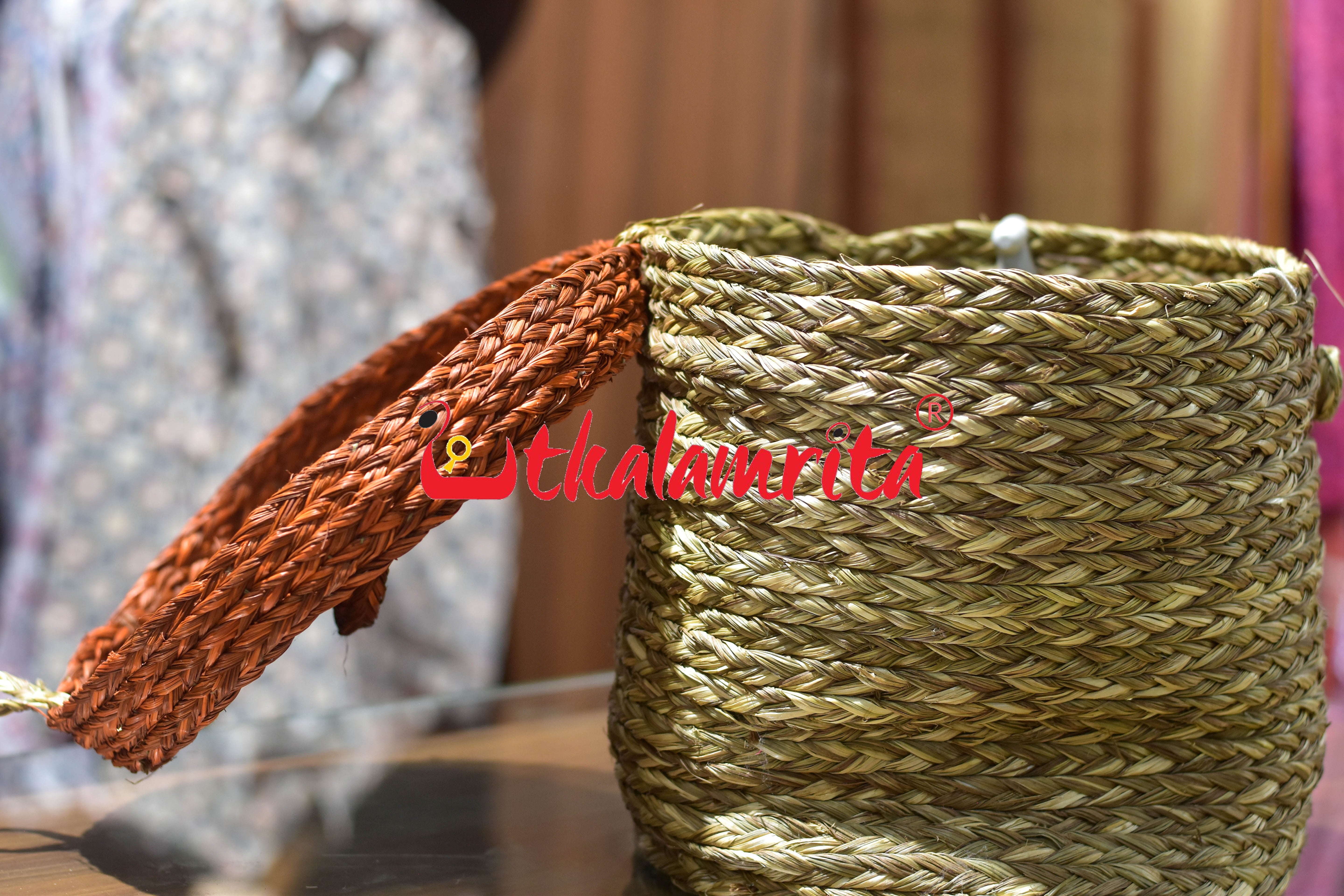 Sabai Grass Beni Box with Rust Lid