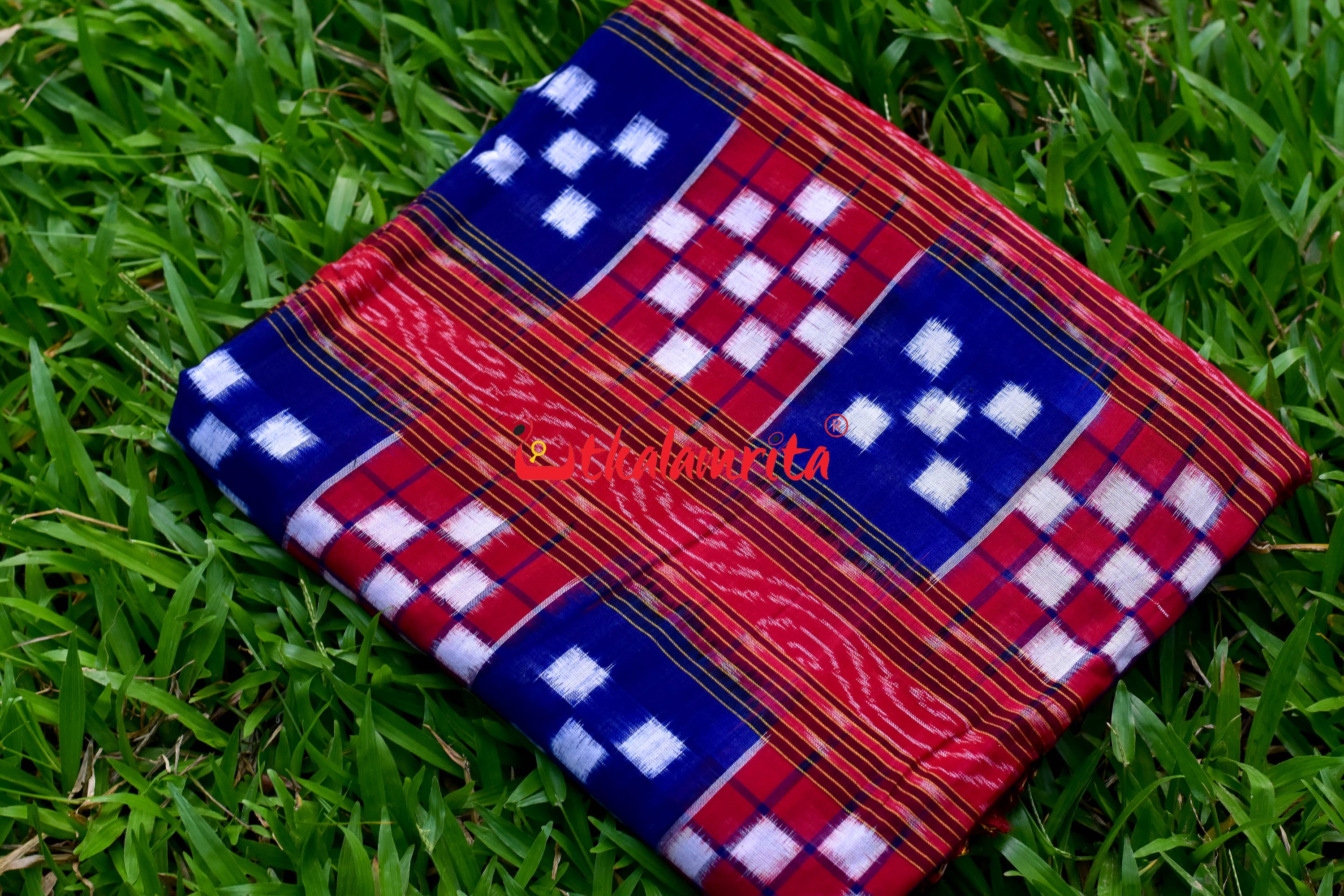 5 Kuthi Bichitrapuri Red Blue (Fabric)