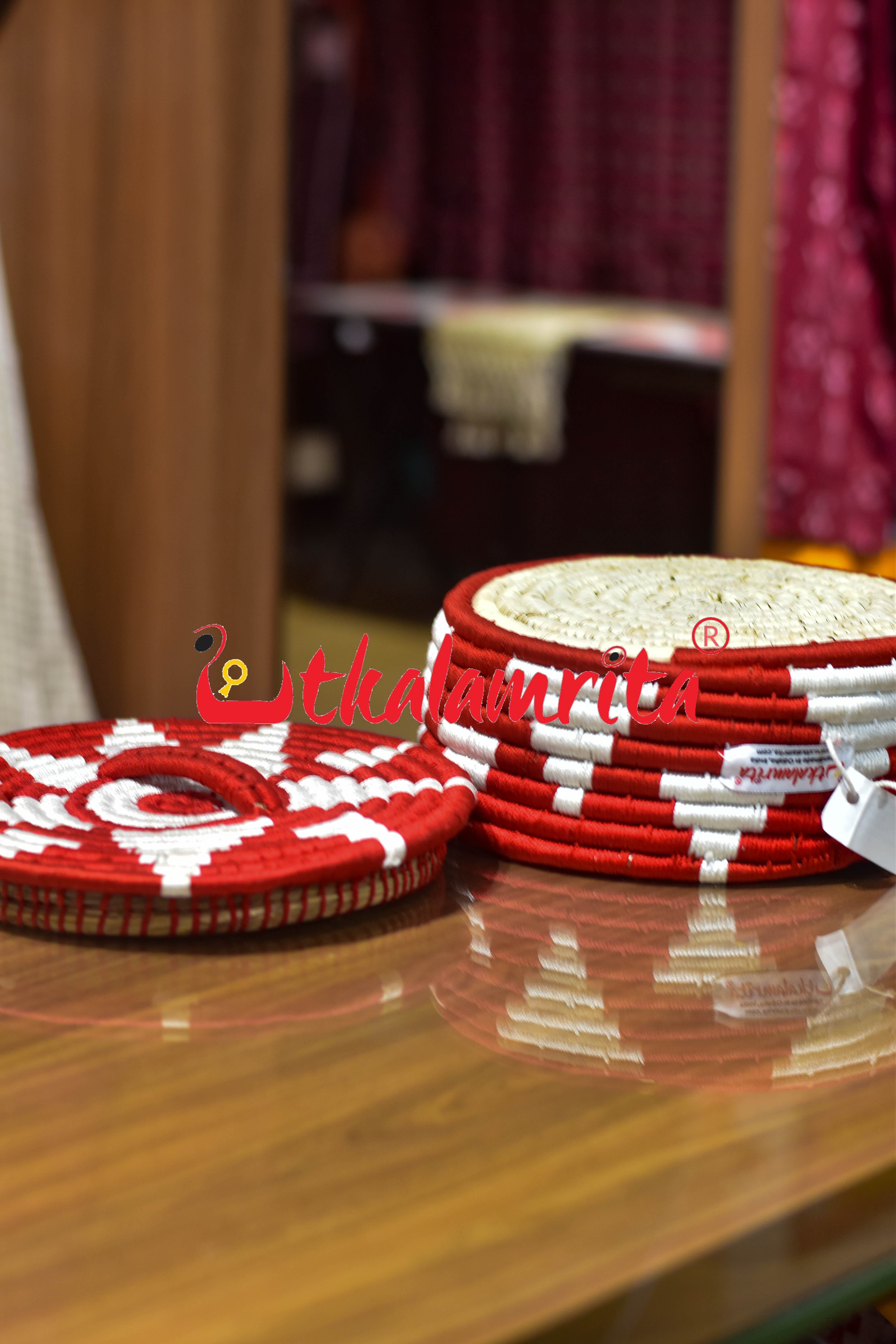 Sabai Grass Red Roti Box 4 Chambers
