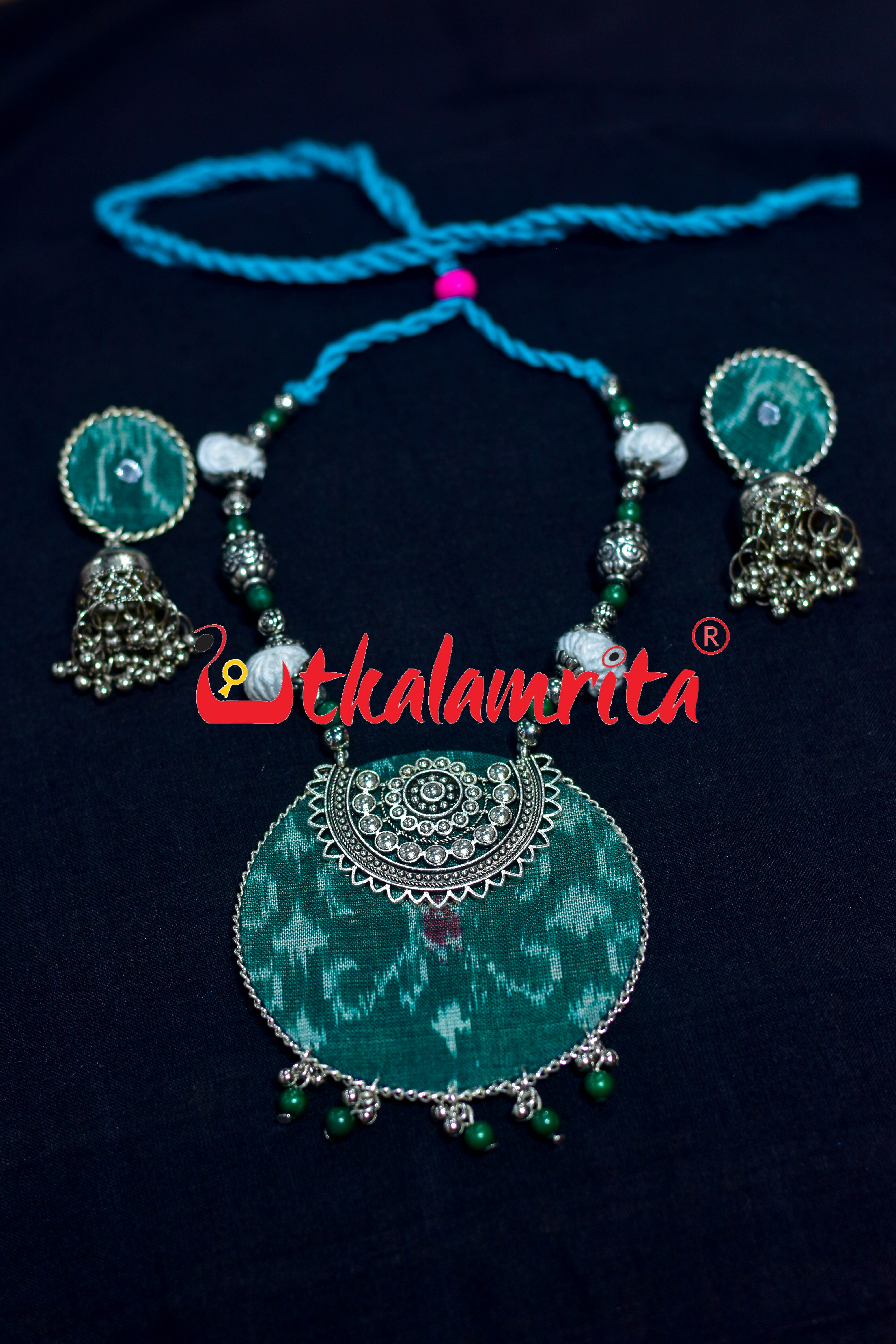 Green Suryamukhi Round Silver Necklace Set