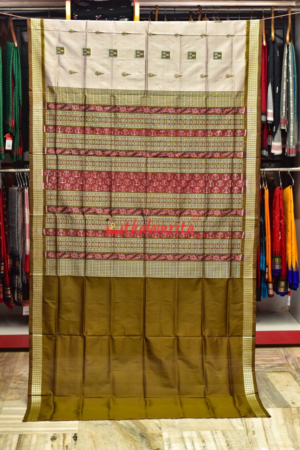 Box Bomkai Peach Janhiphuliya Bomkai Silk Saree