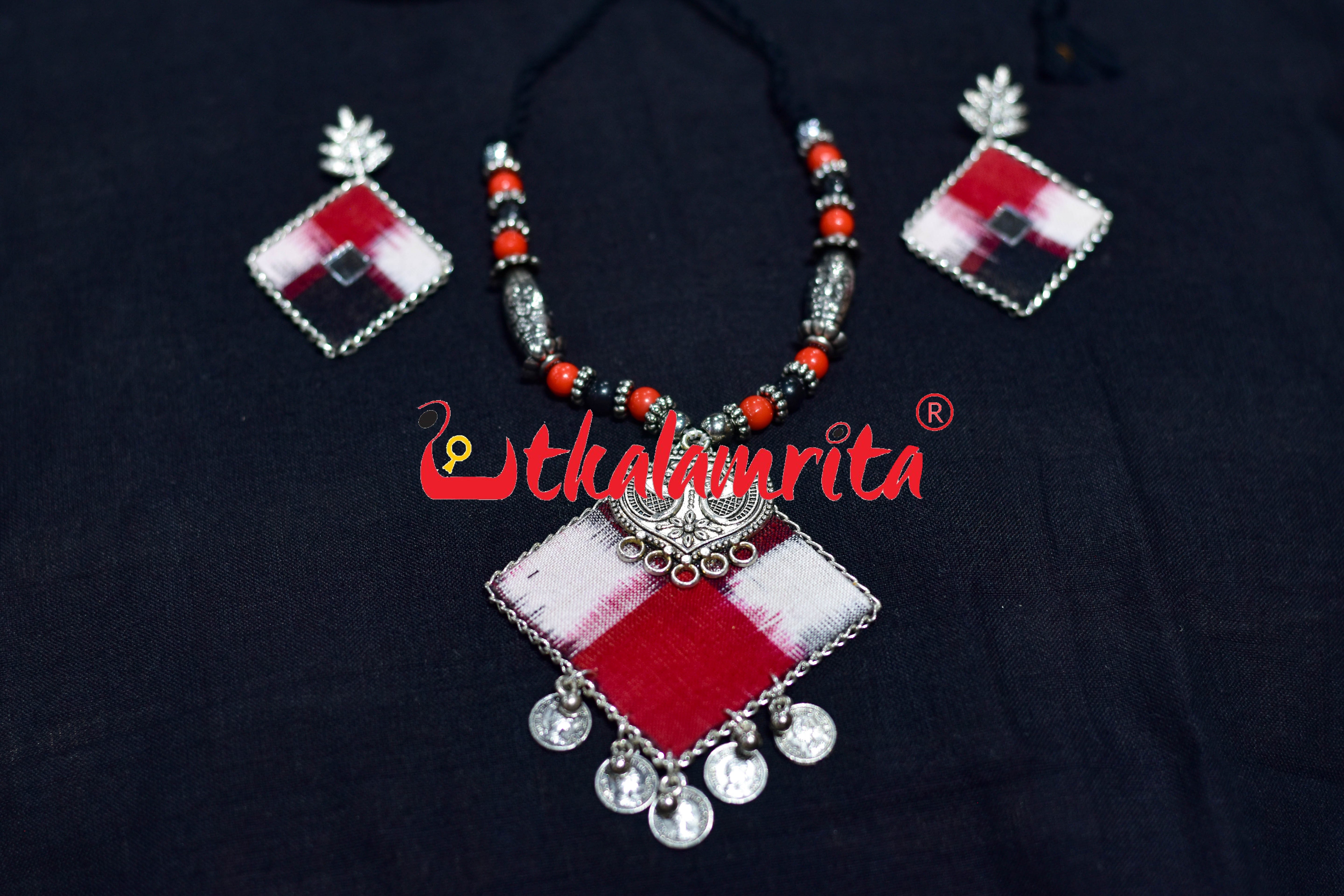 Red White Pasapali Silver Mayura Necklace Set
