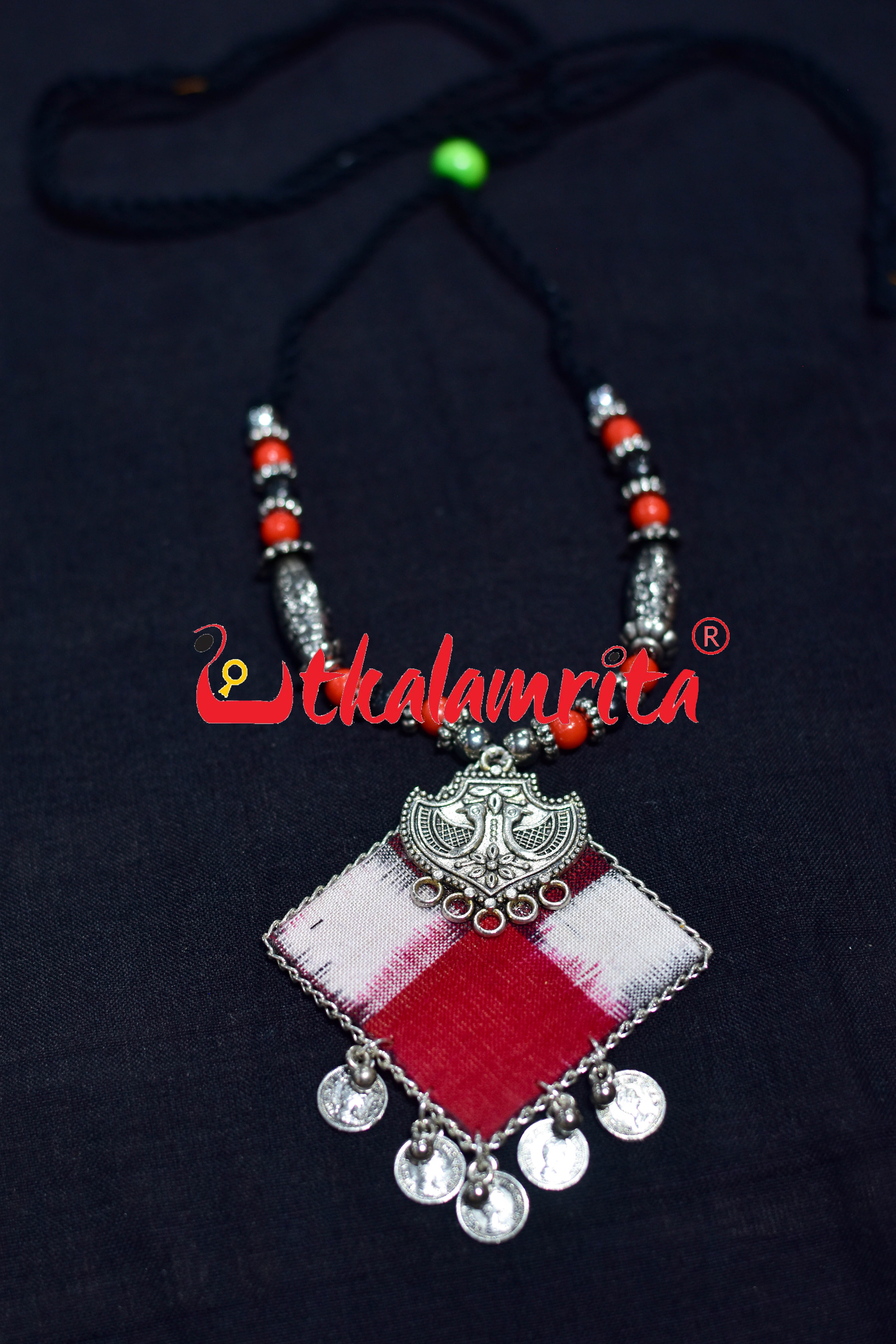 Red White Pasapali Silver Mayura Necklace Set