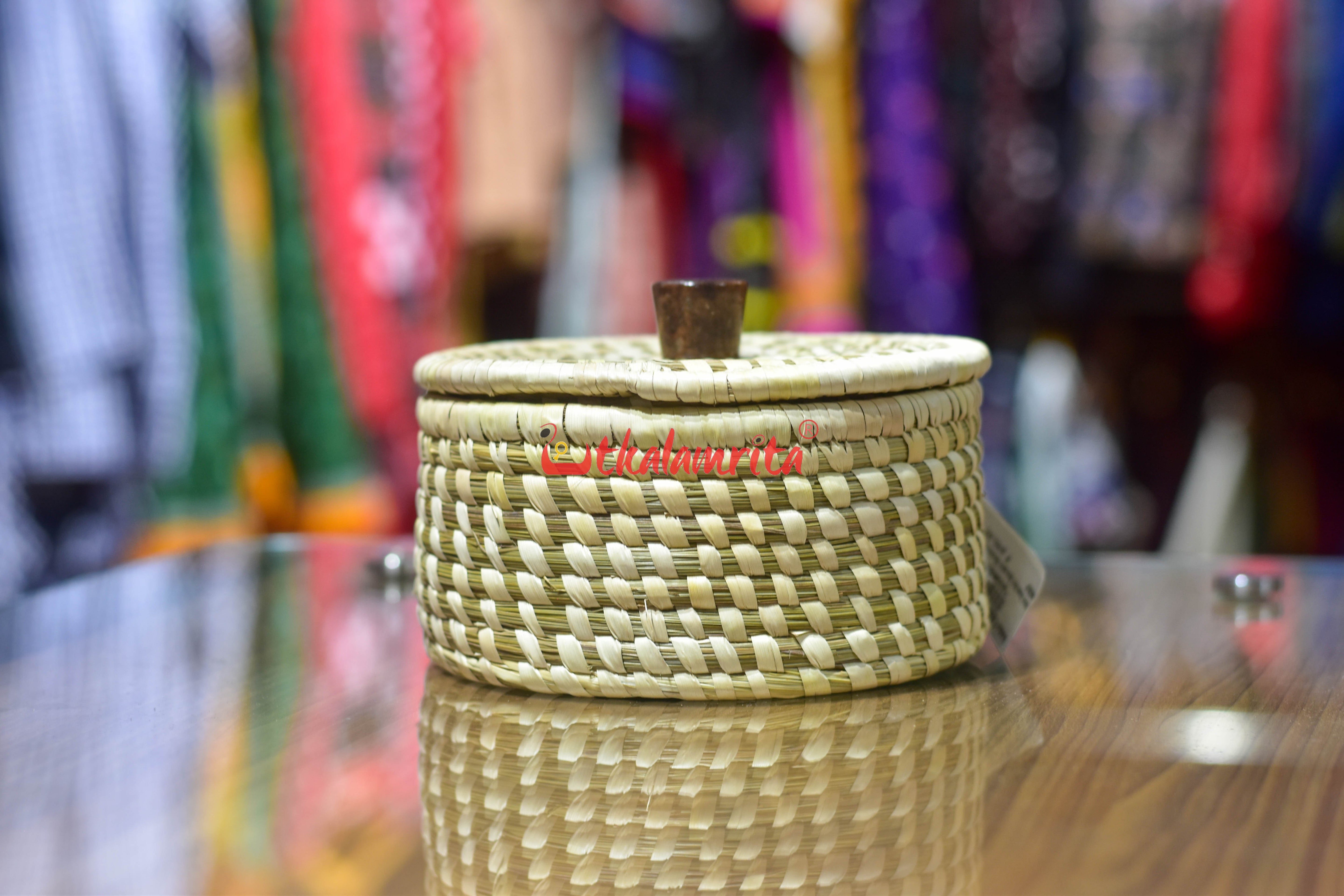 Sabai Grass Roti Box with Wooden Lid (Small)