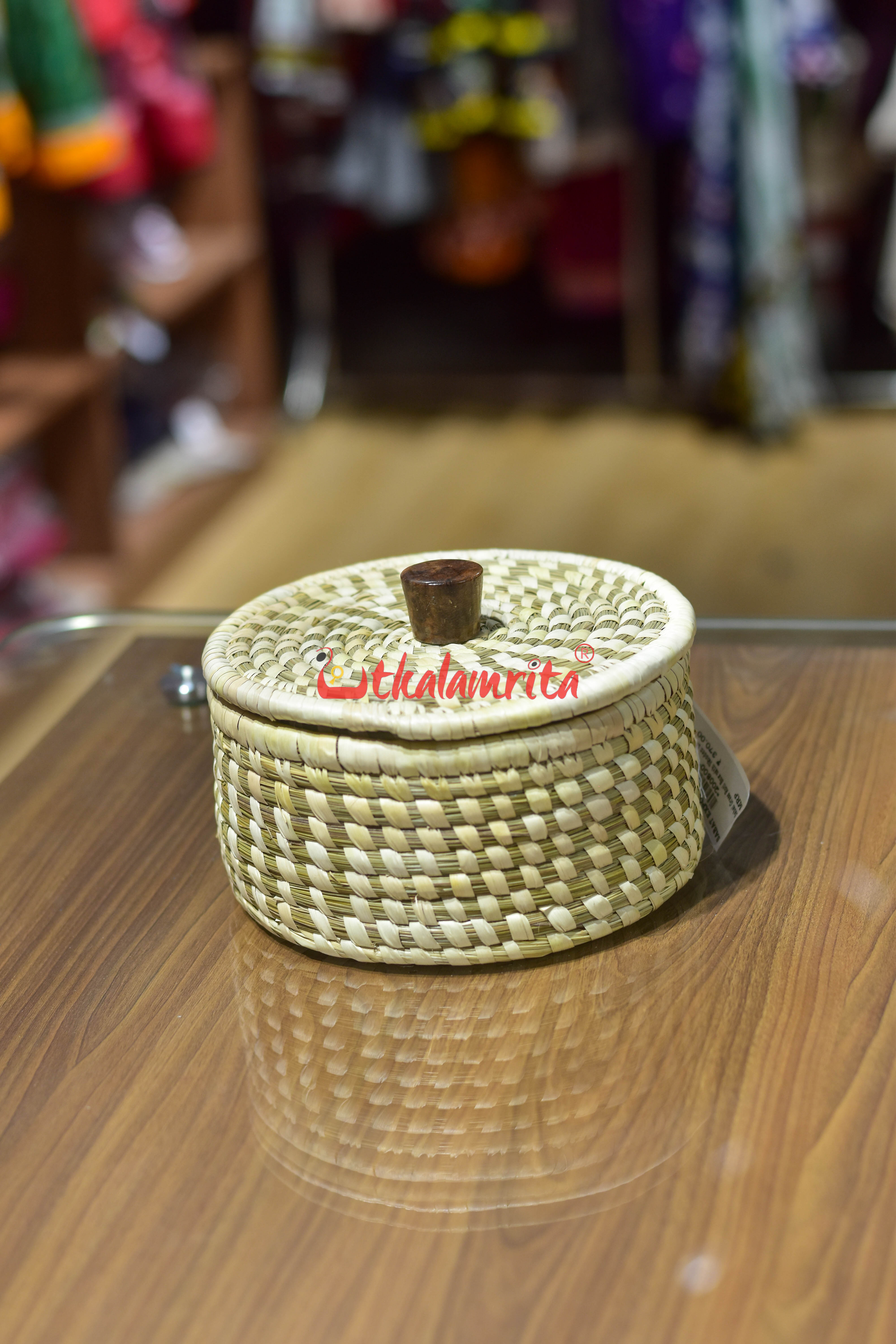 Sabai Grass Roti Box with Wooden Lid (Small)