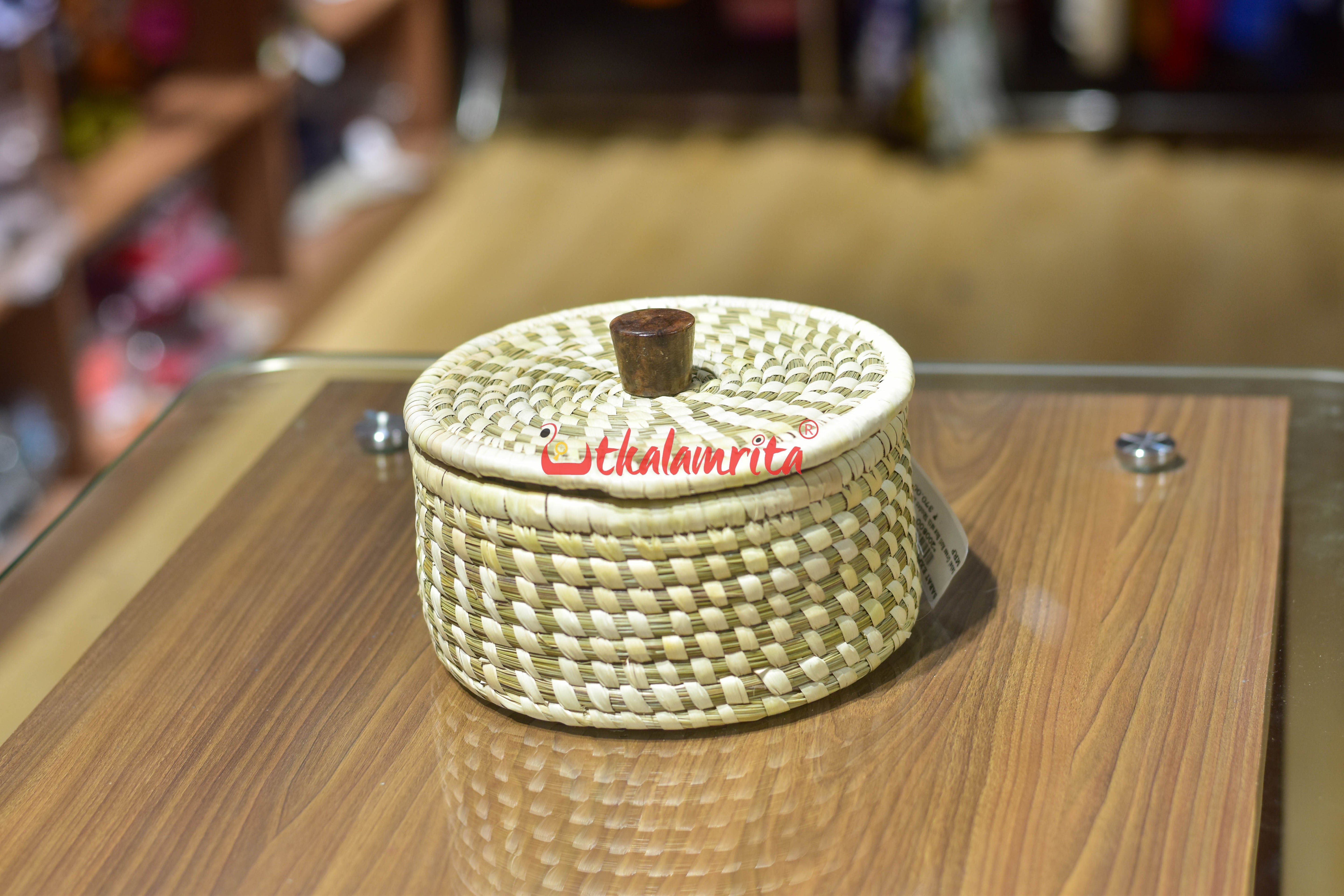 Sabai Grass Roti Box with Wooden Lid (Small)