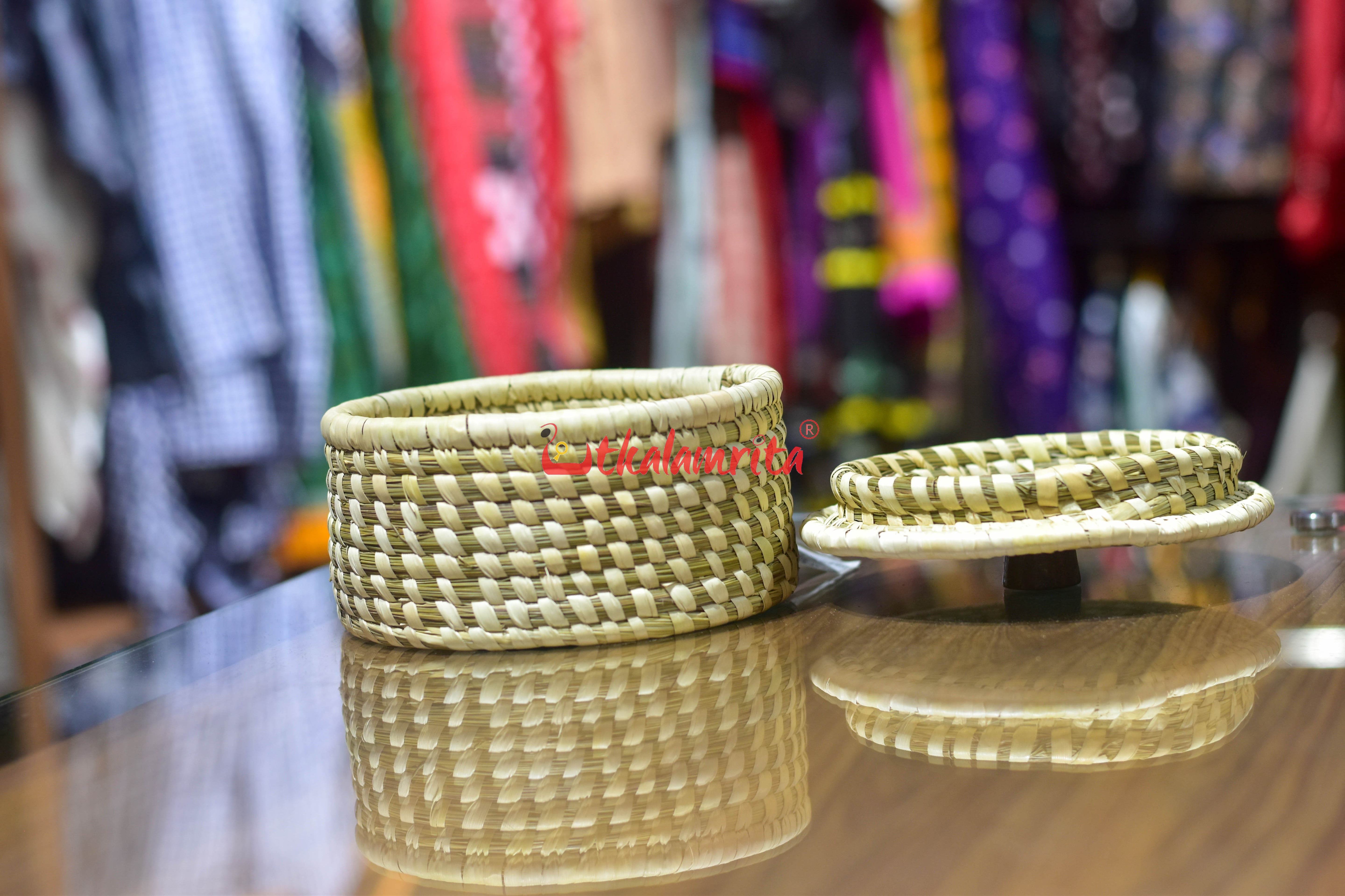 Sabai Grass Roti Box with Wooden Lid (Small)