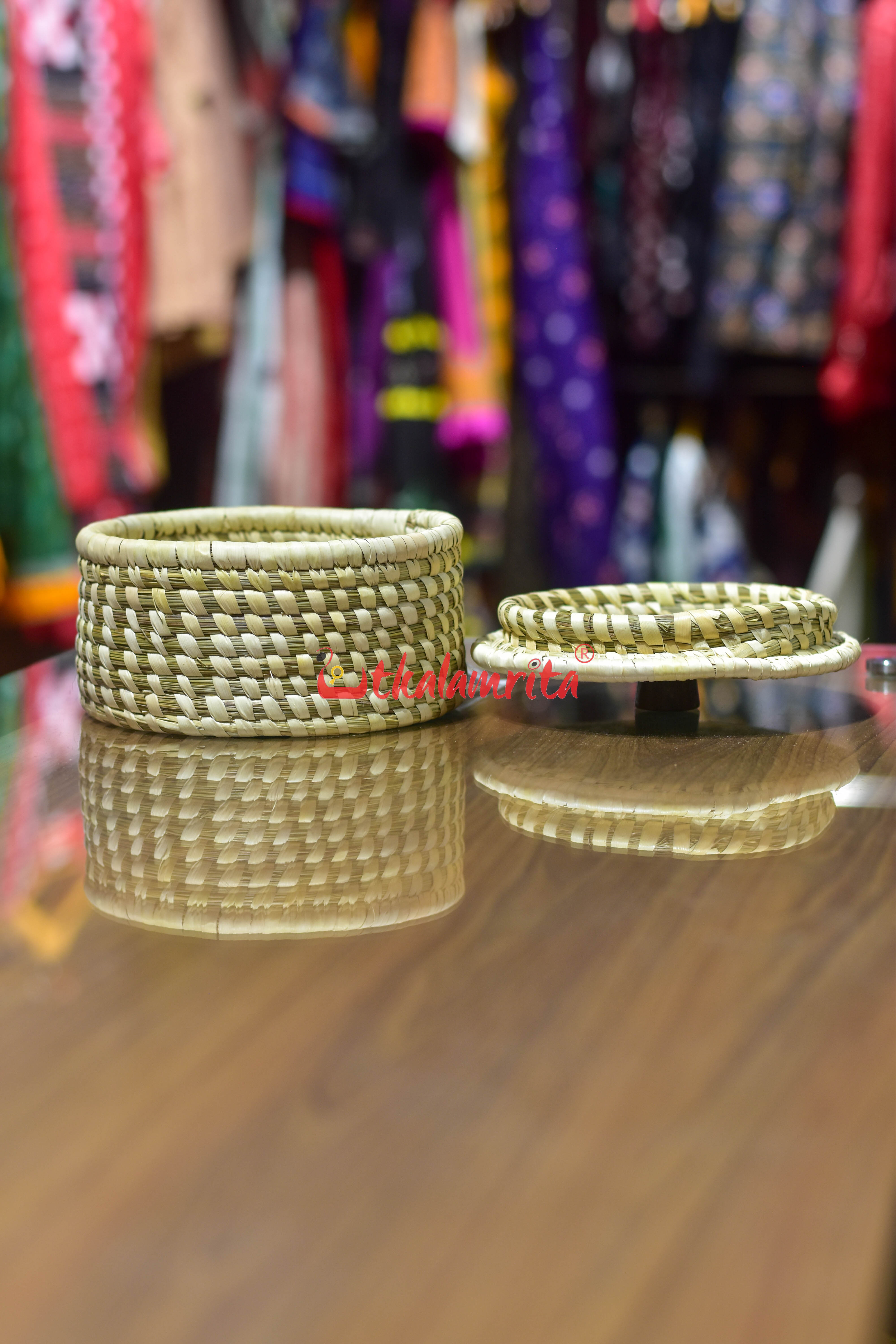 Sabai Grass Roti Box with Wooden Lid (Small)