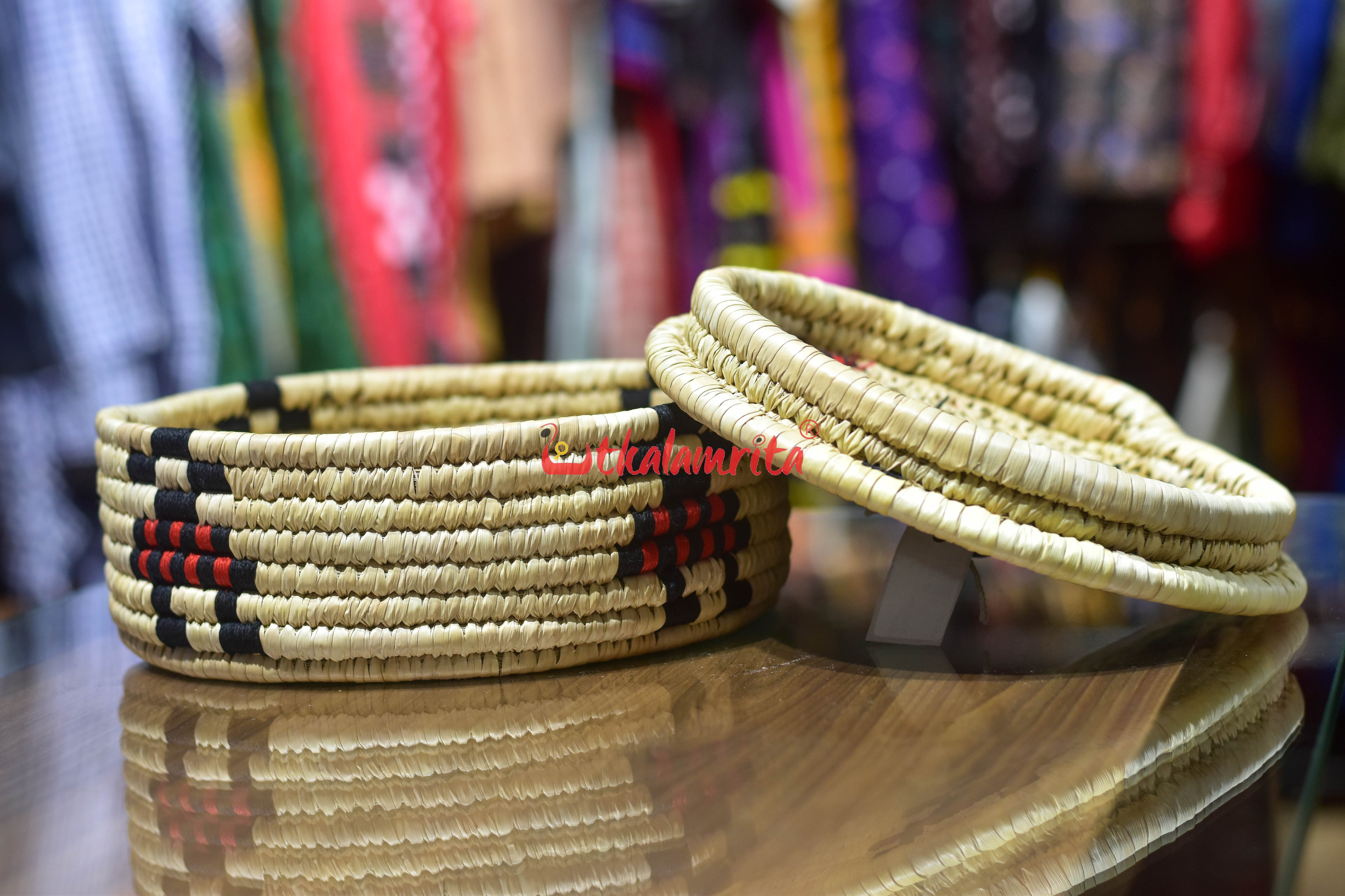 Leo Sabai Grass Roti Box with Wooden Lid