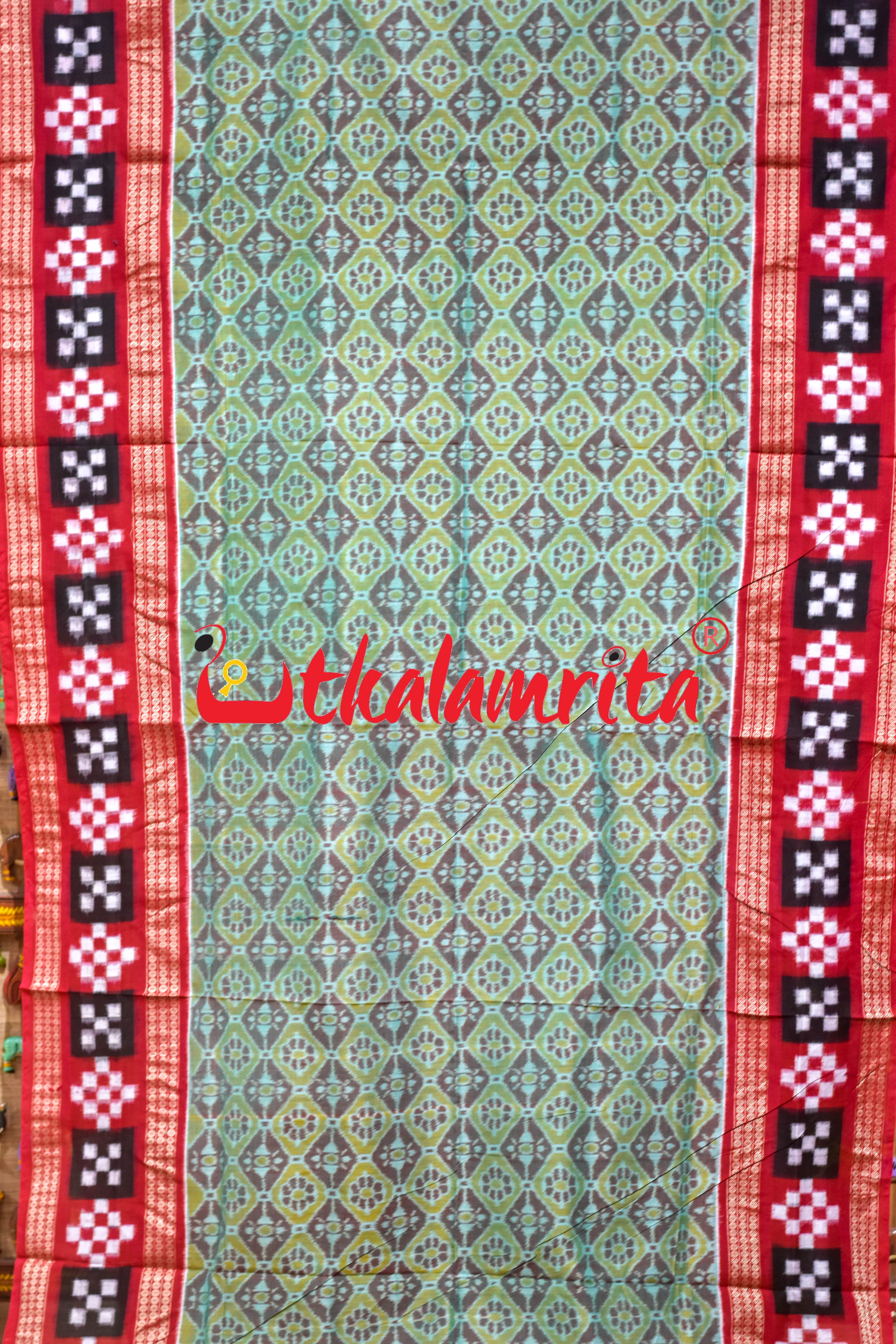 Green Red Dual Color Pasapali Border Cotton Saree