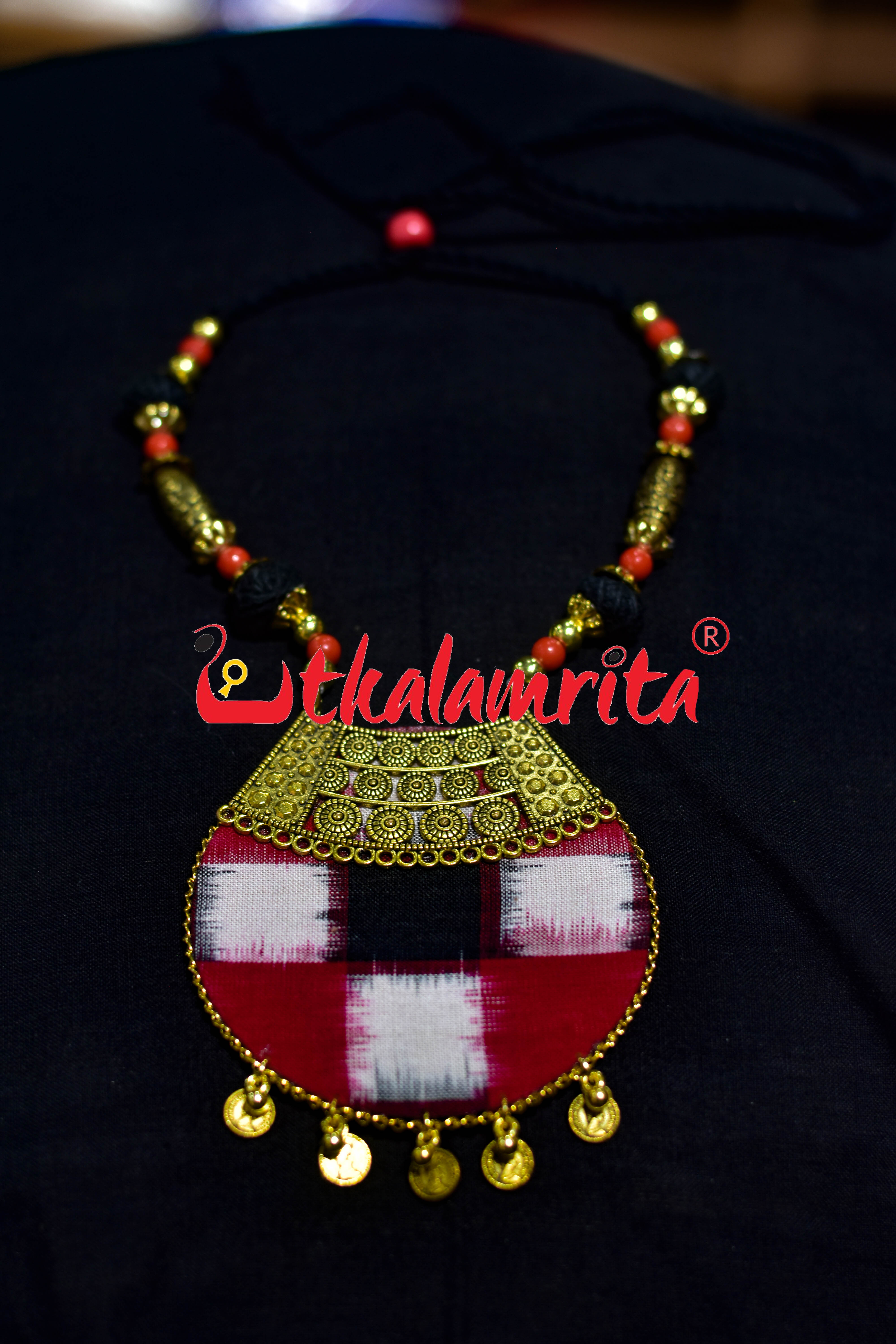 RBW Round Pasapali Golden Big Necklace Set