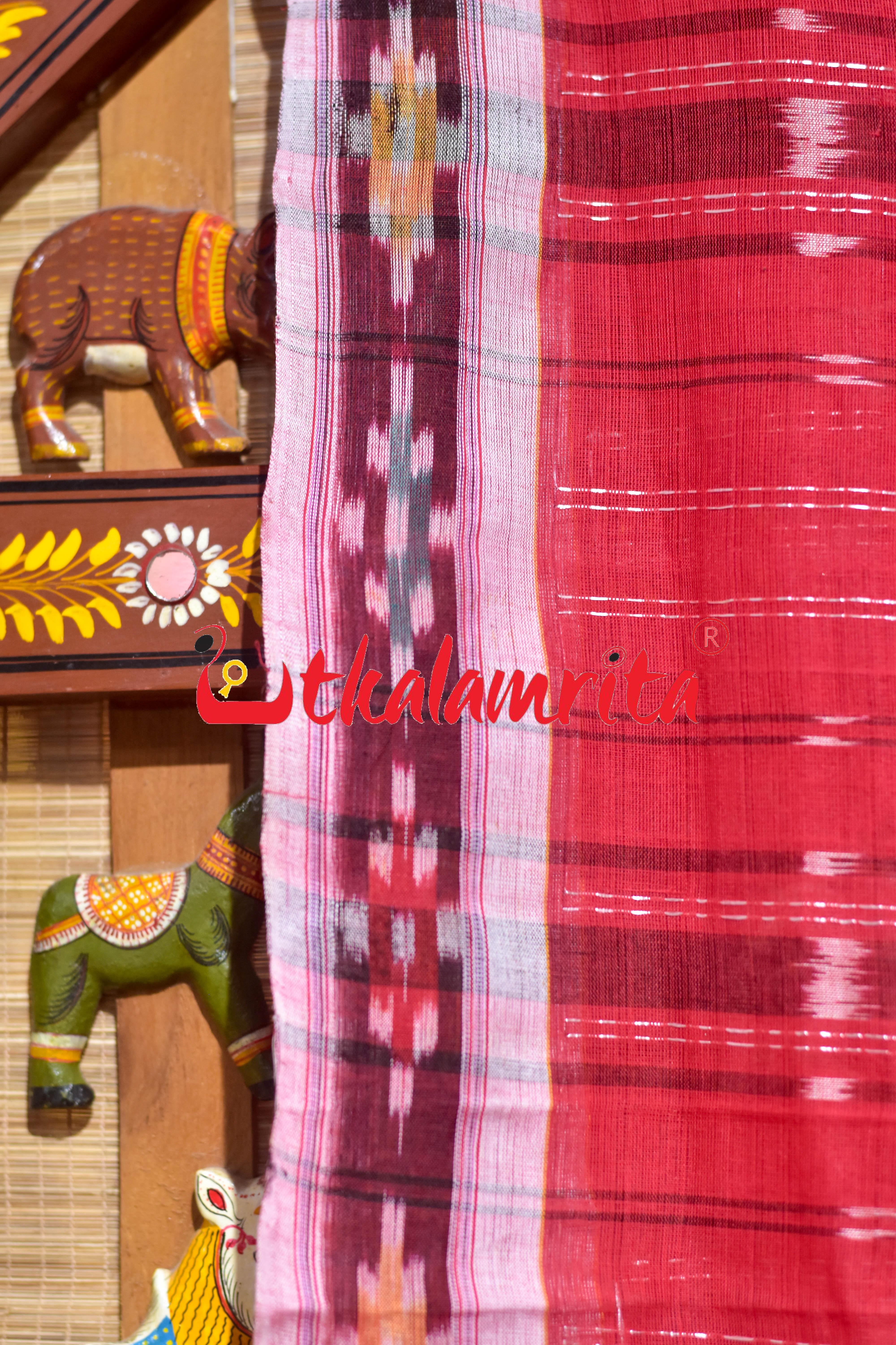 Red Fish Lines Pittala Single Cotton Saree