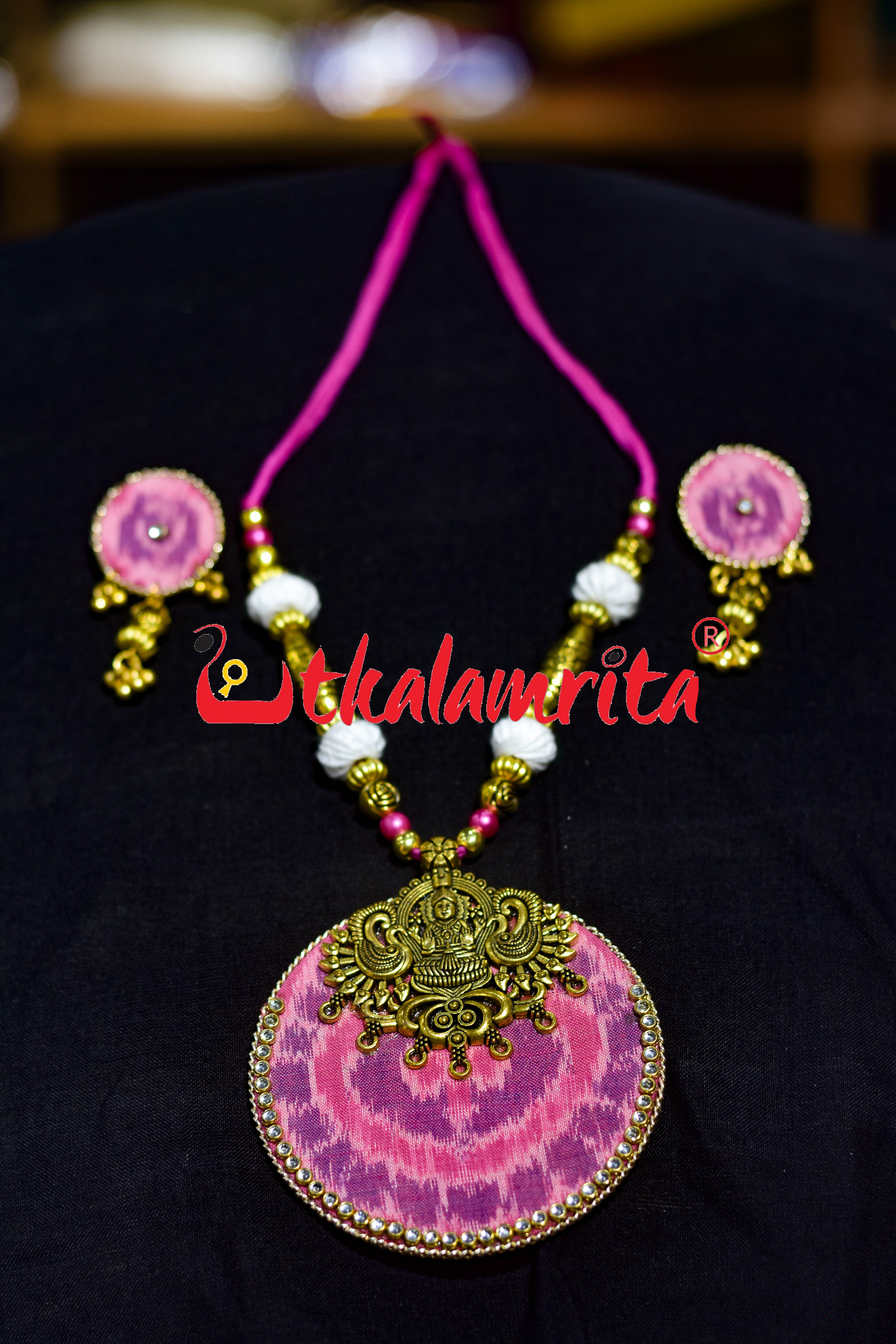 Round Black Ikat Lakhmi Silver Necklace Set