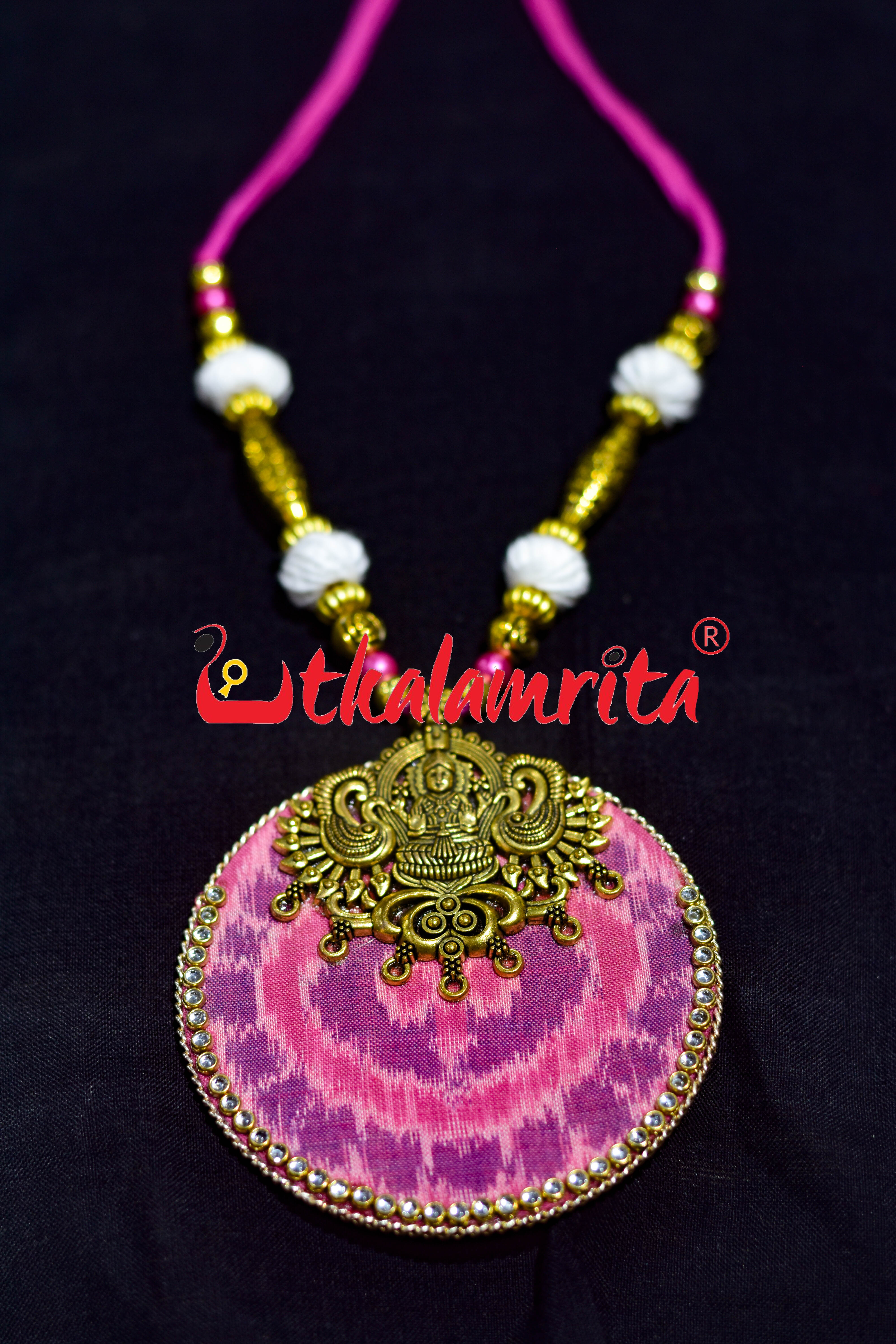 Round Black Ikat Lakhmi Silver Necklace Set