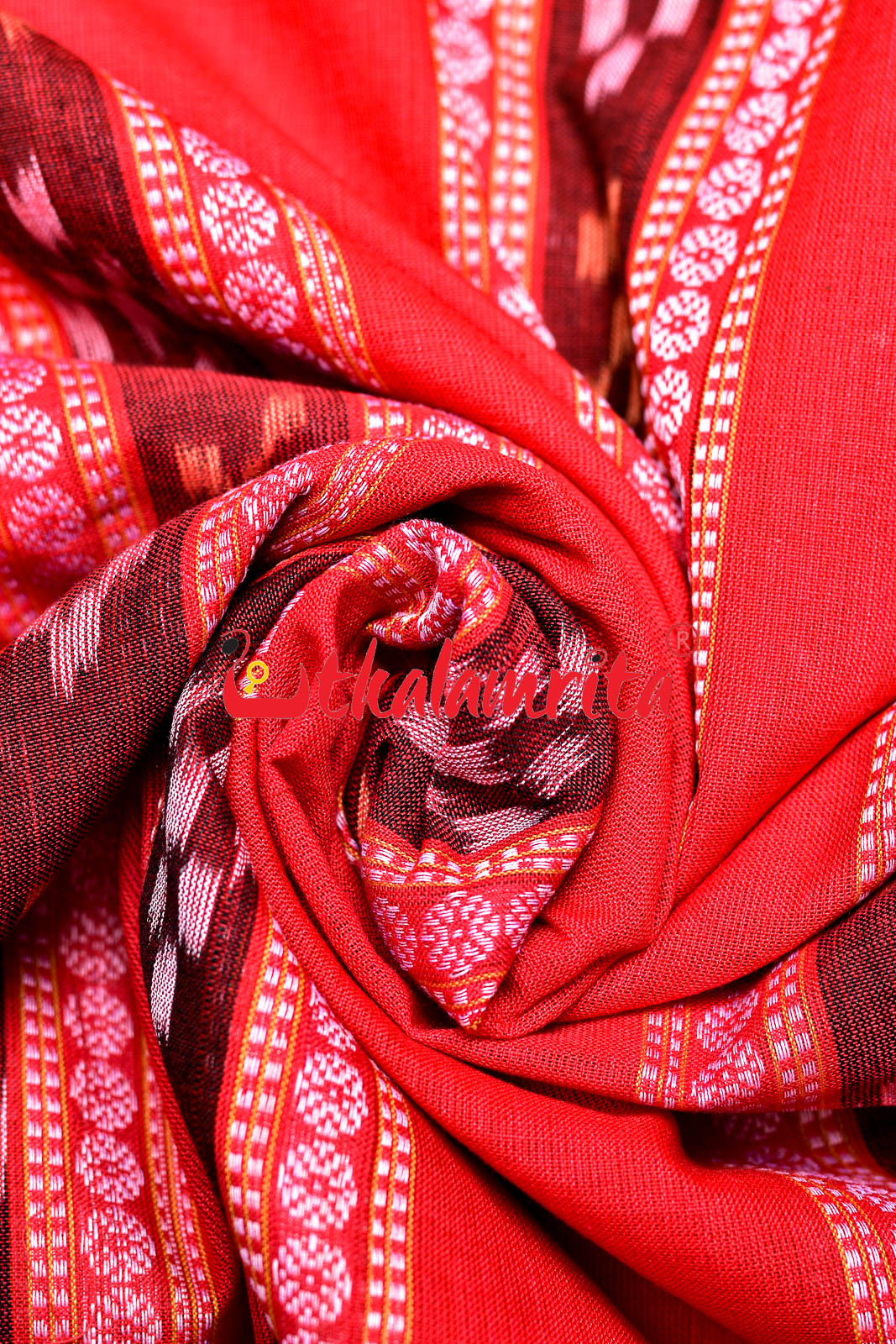 Red with Lines Pasapali Borders (Fabric)