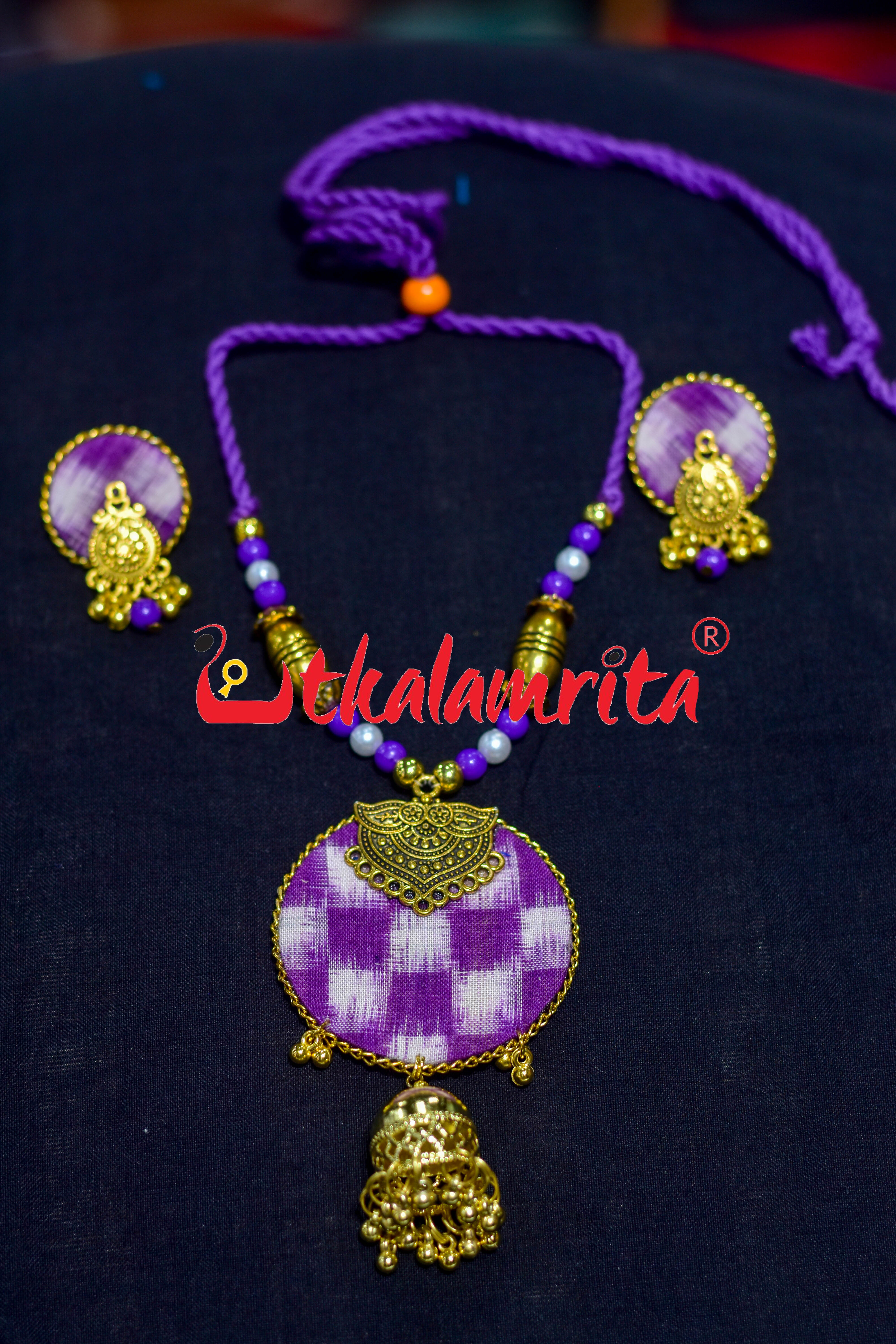 Purple White Pasapali Silver Mayura Necklace Set