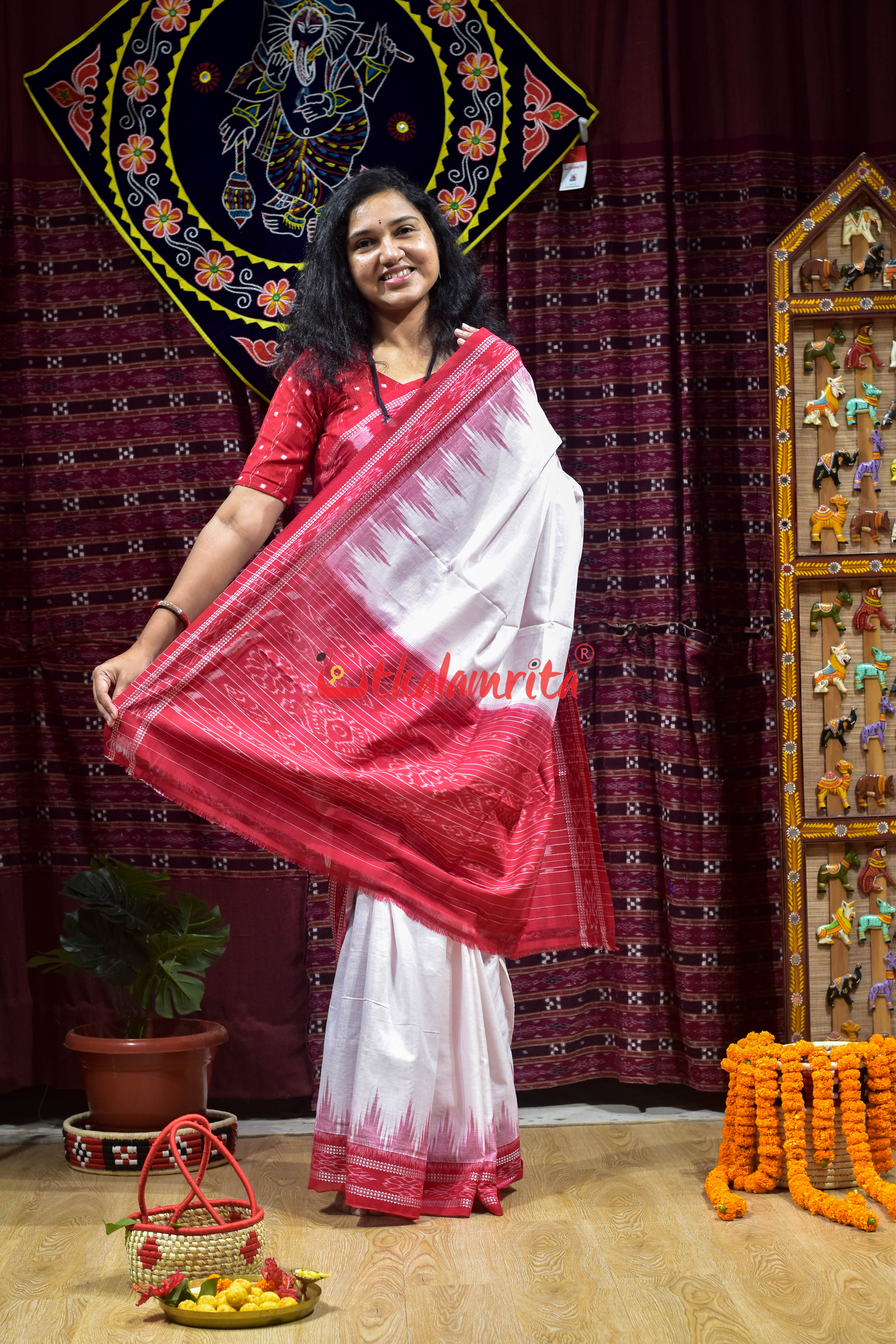 White Red Kumbha Plain Khandua Cotton Saree
