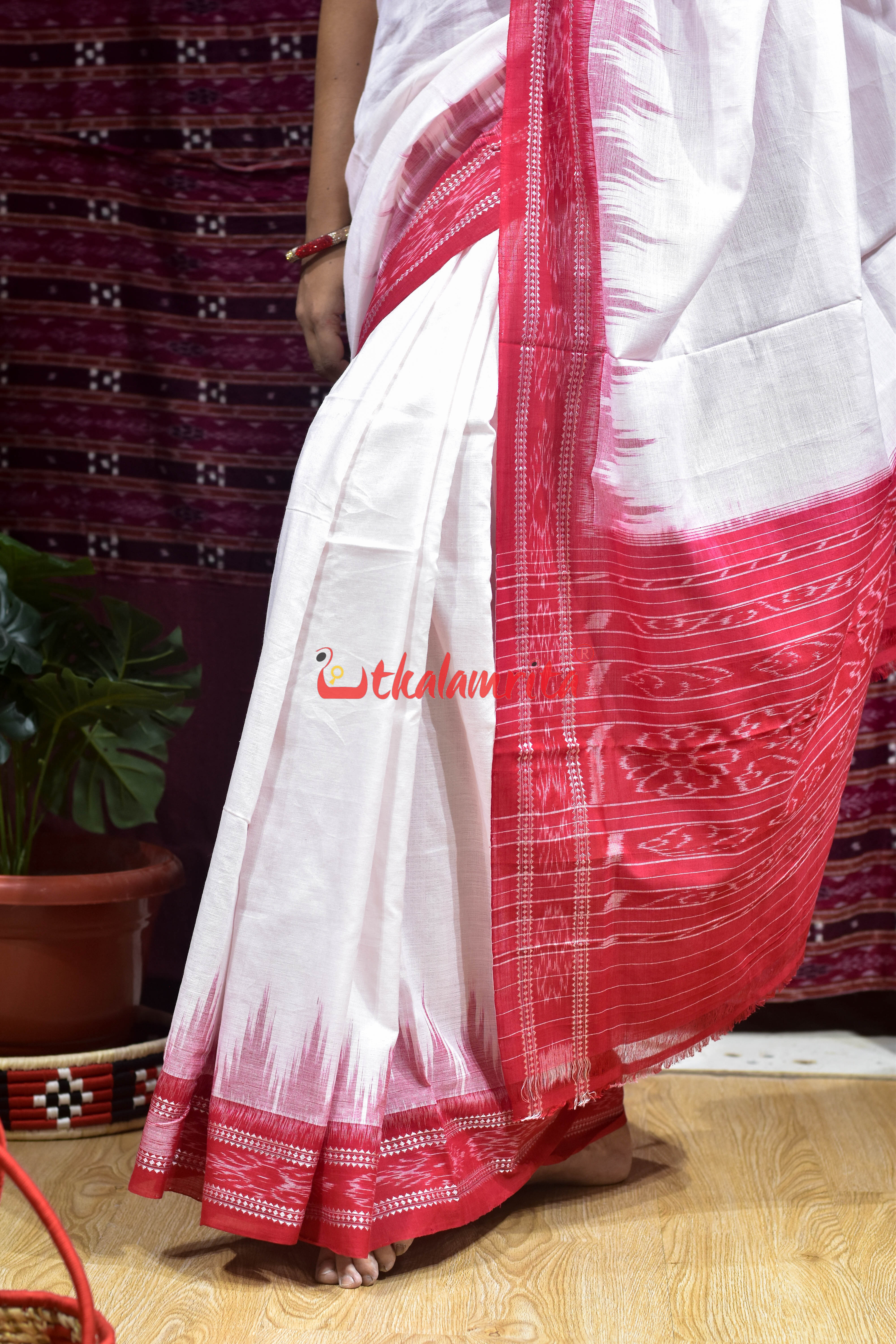 White Red Kumbha Plain Khandua Cotton Saree