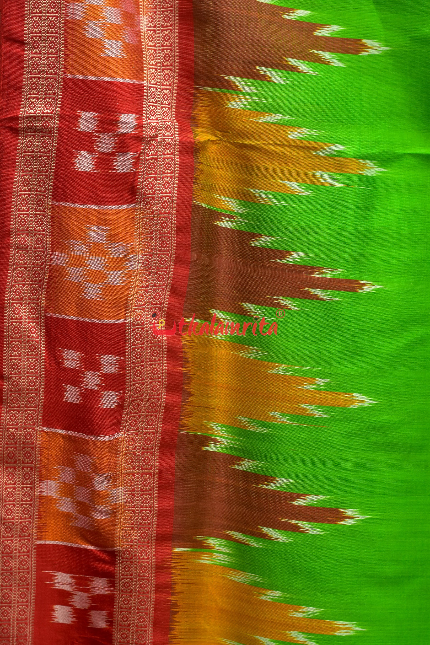 Parrot Green Pasapali Khandua Silk Saree