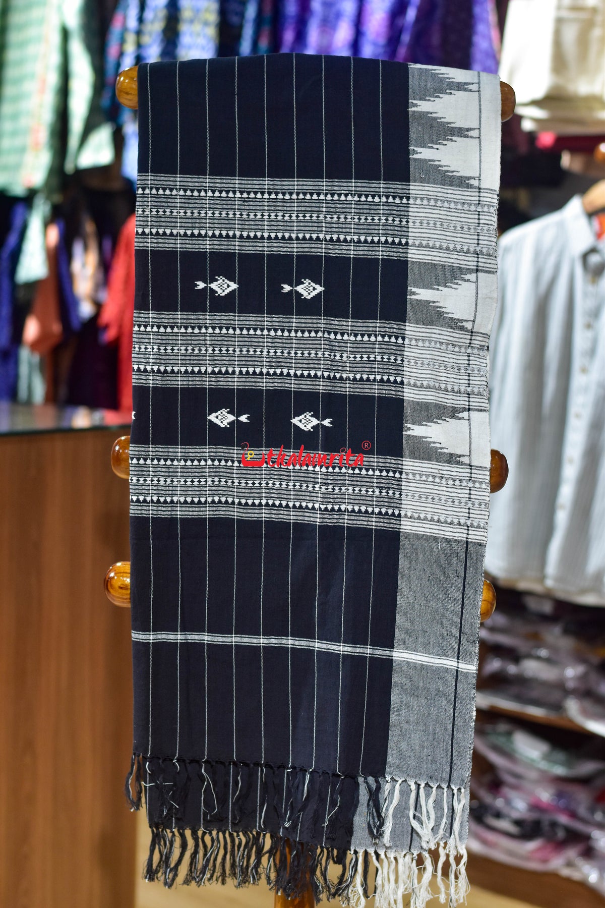 Black White Lining Fish Buti (Stole)