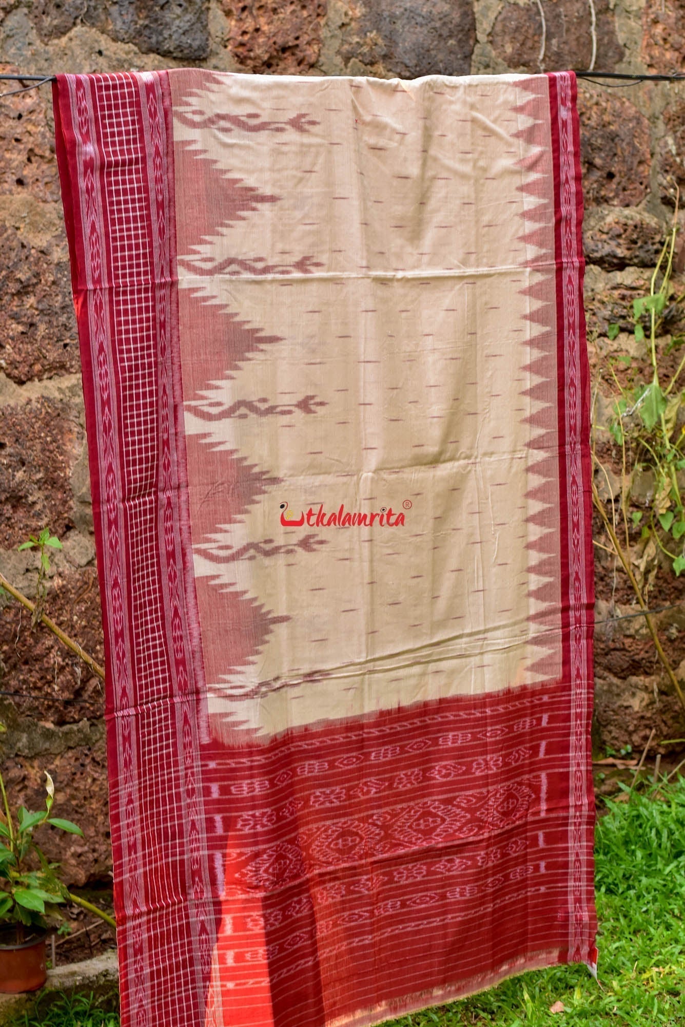 Off White Maroon Check Daali Scot Khandua Cotton Saree