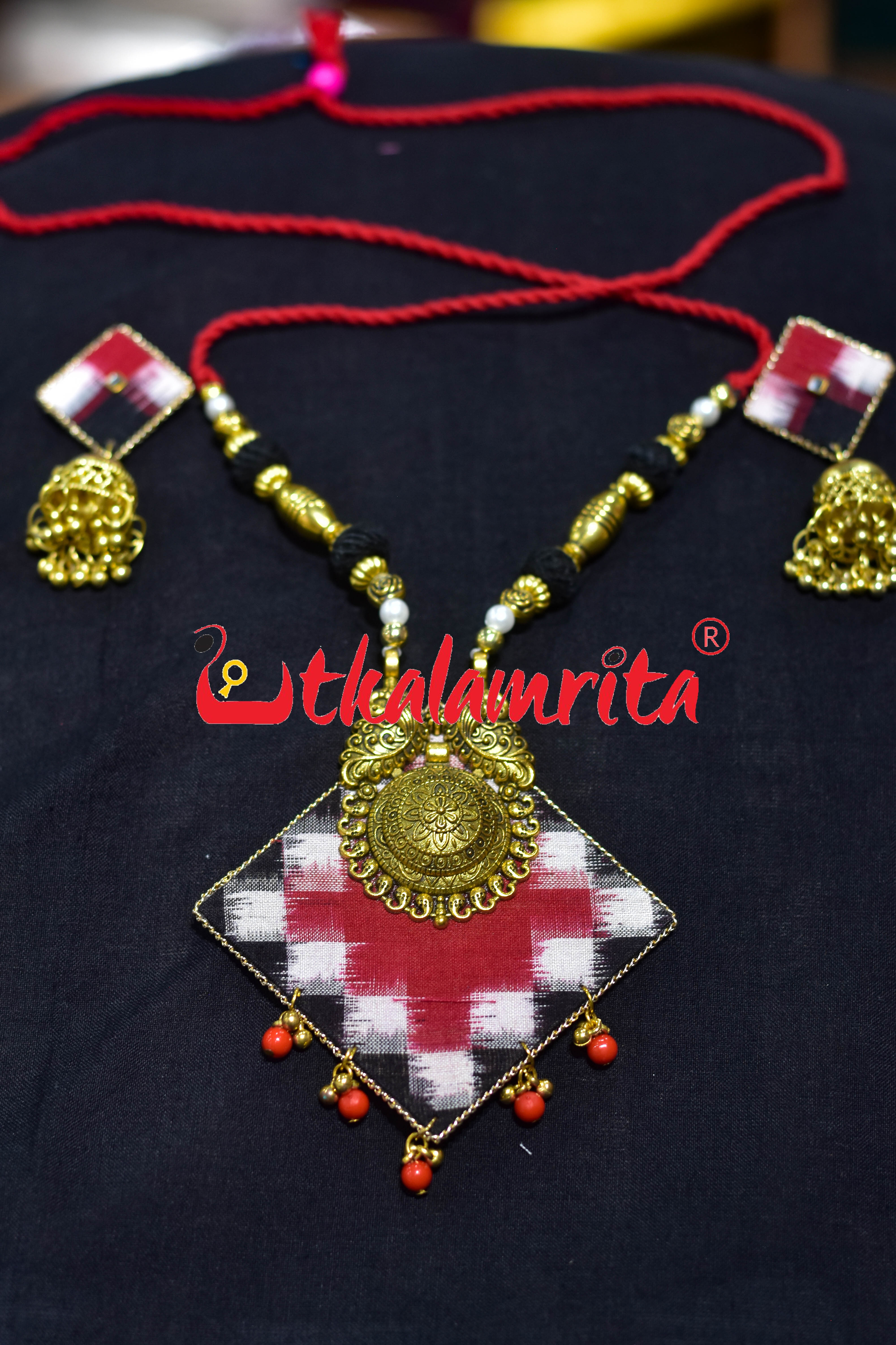 RBW Pasapali Golden Mayura Necklace Set