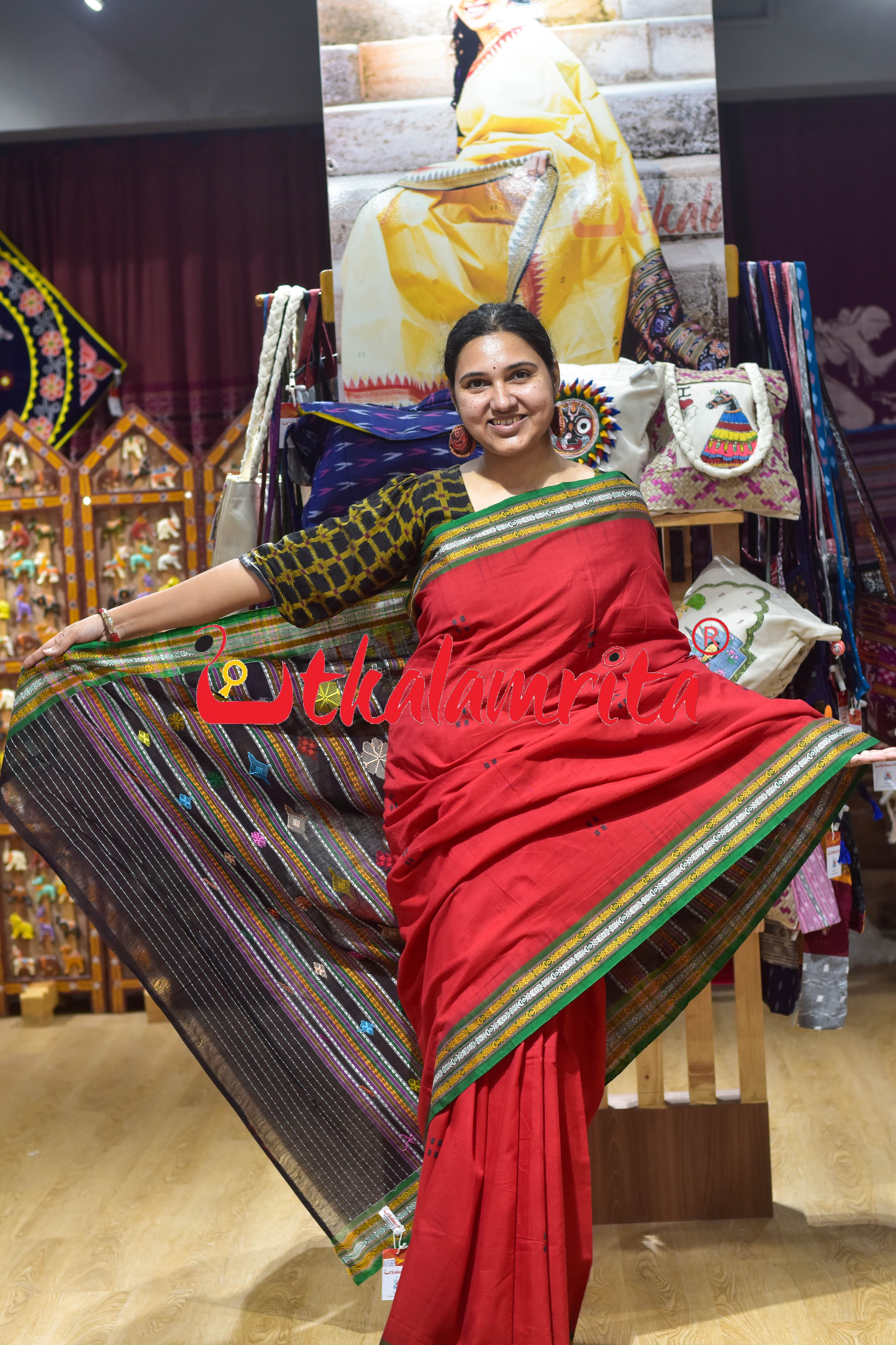 Red Green Buta Dhalapathar Cotton Saree