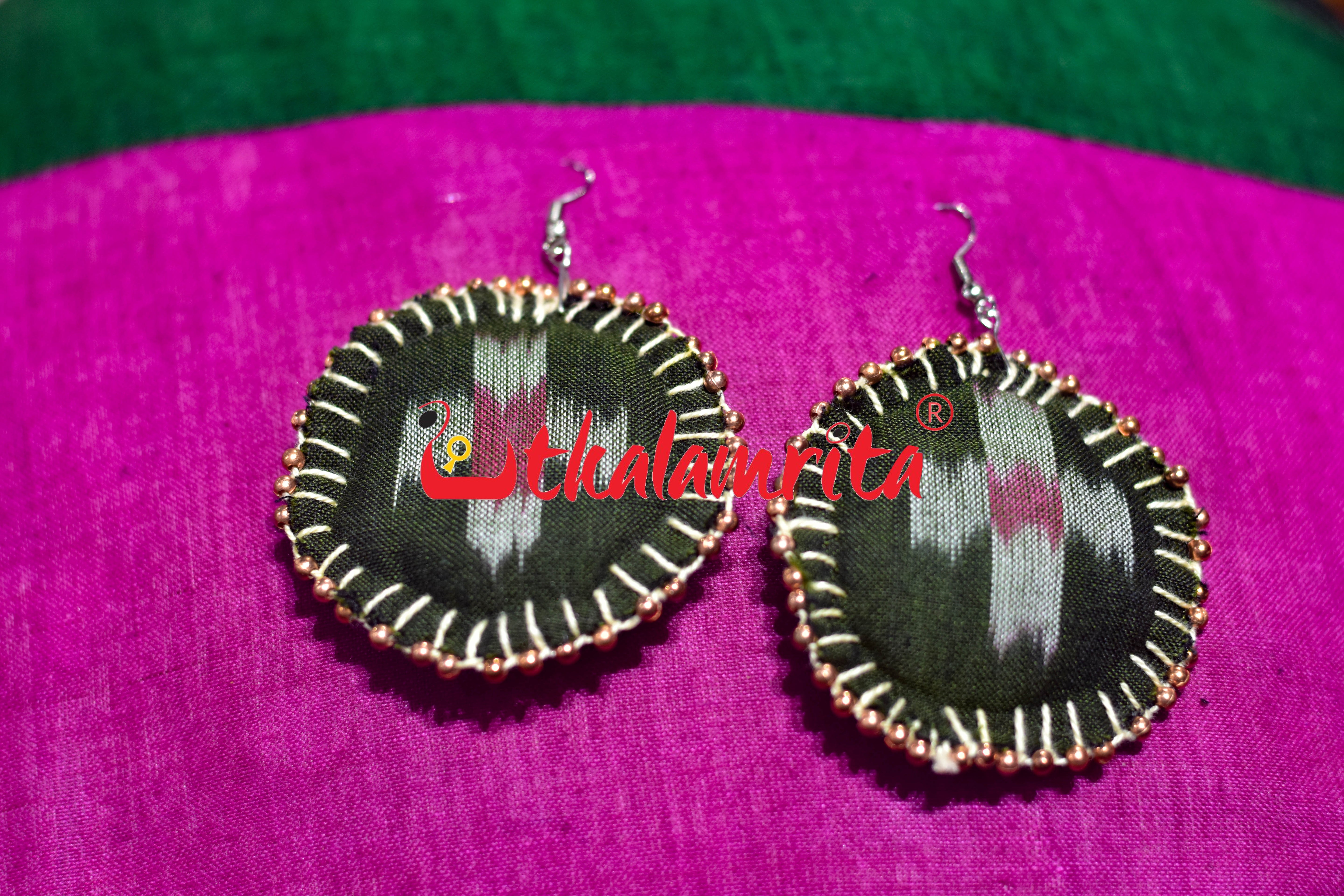 Mehendi Single Pasapali Round Earrings