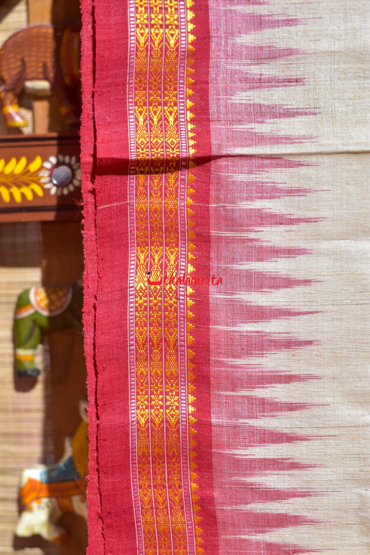 Middle Check Red Fish Border Gopalpur Tussar Silk Saree