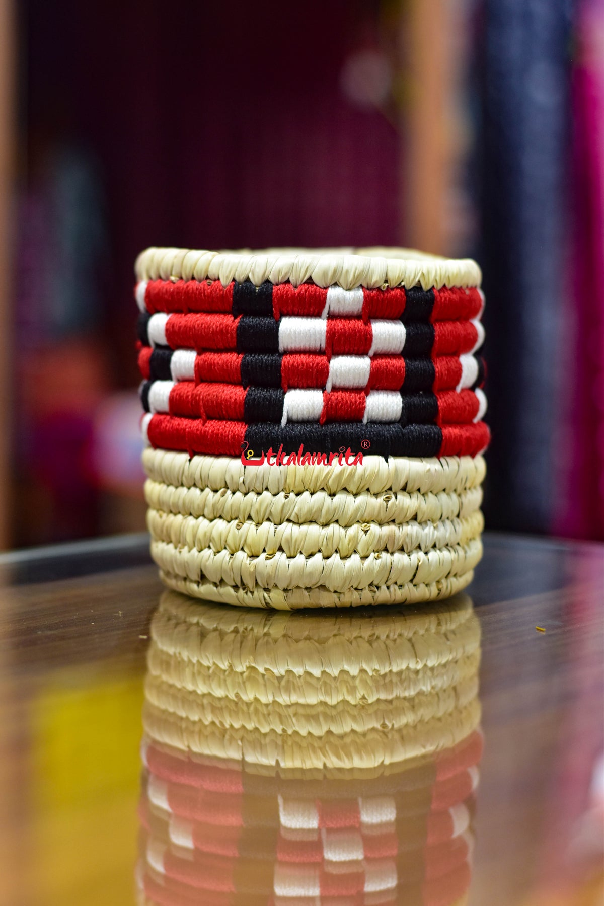 Sabai Grass Red Black Pasapali Pen Stand