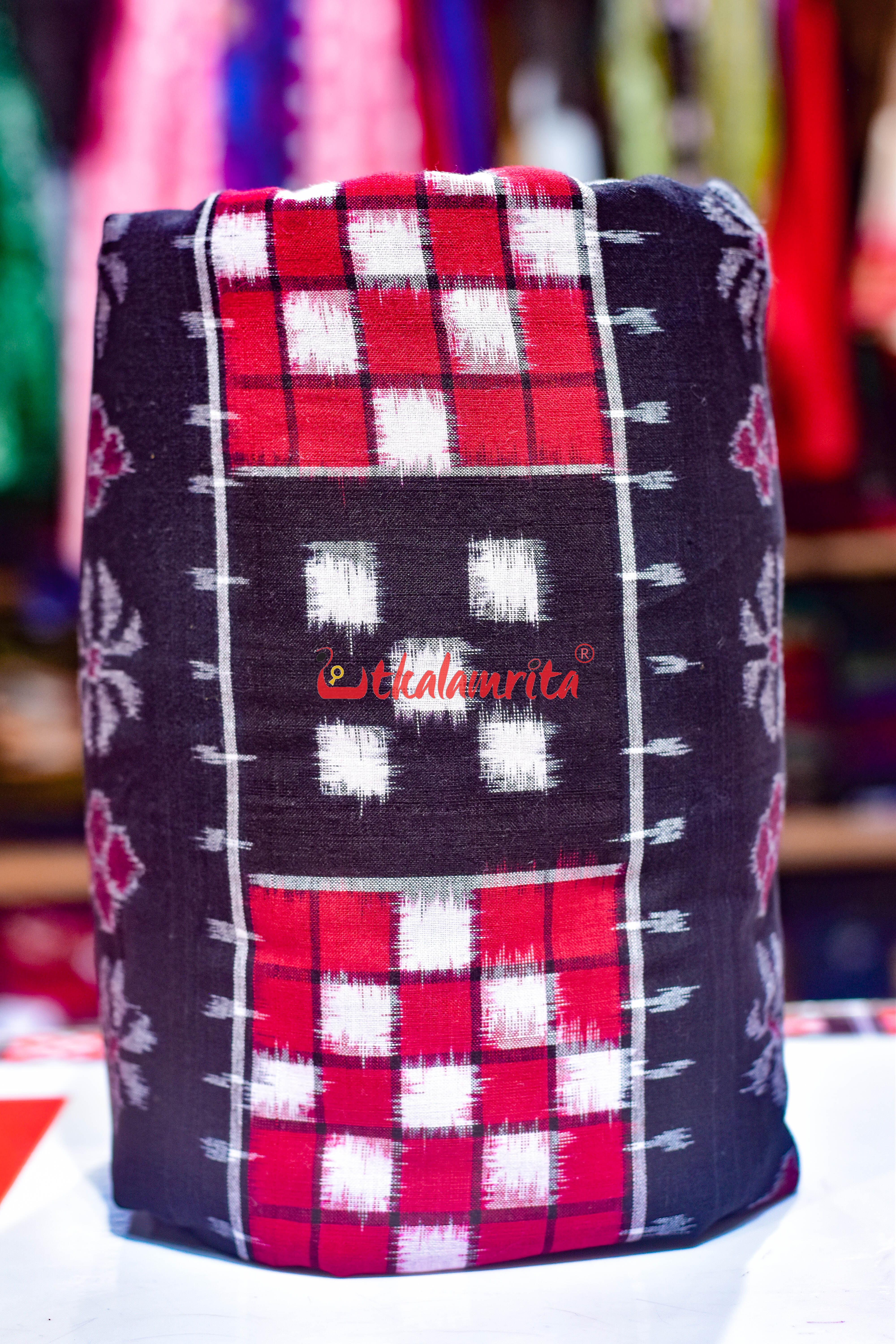 Black Red 5 Kuthi Flower Pasapali Cotton (Fabric)