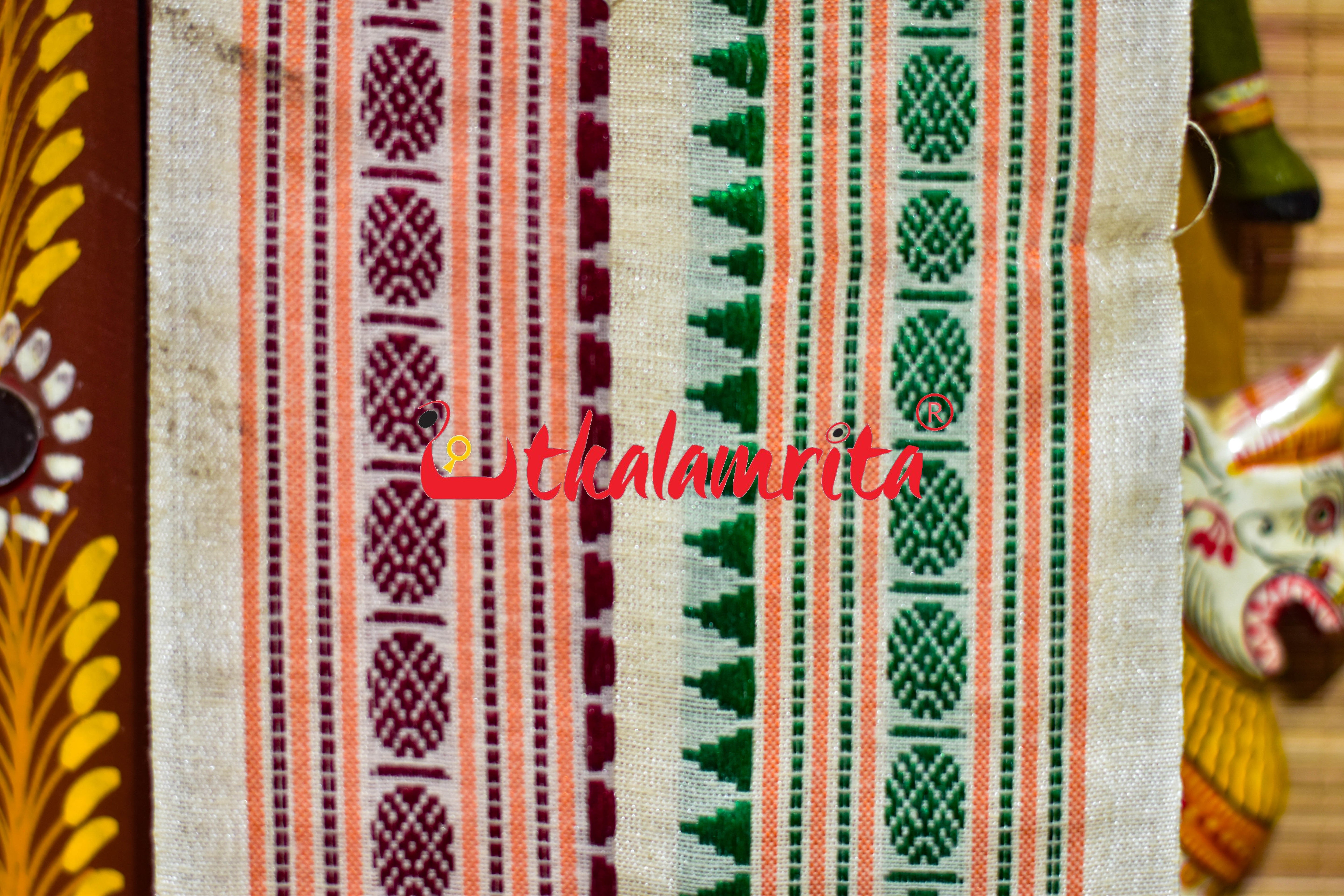 Green Red Border (Uttaria)