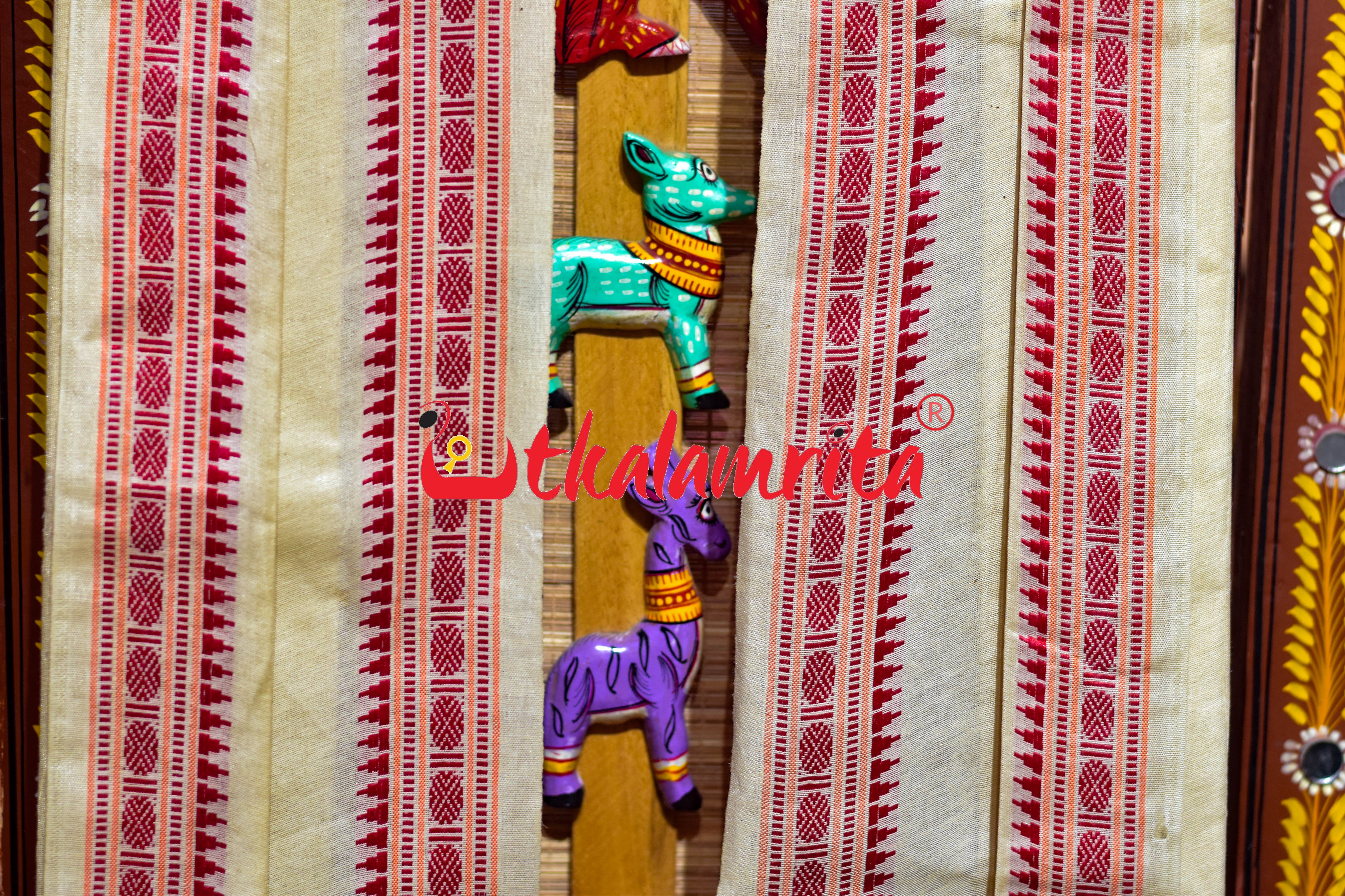 Cream with Red Border (Uttaria)