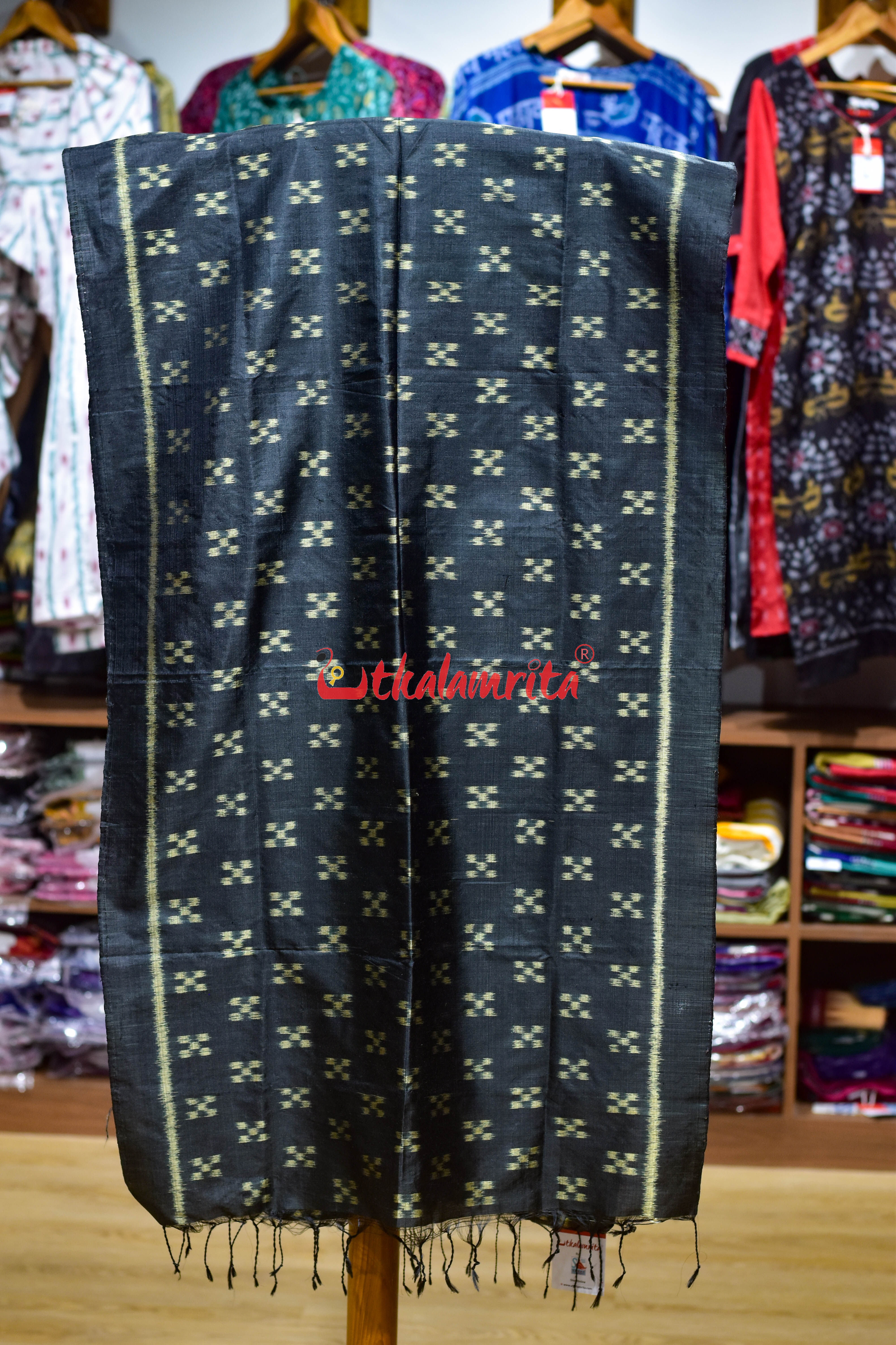 Black Golden Pasapali Silk Stole
