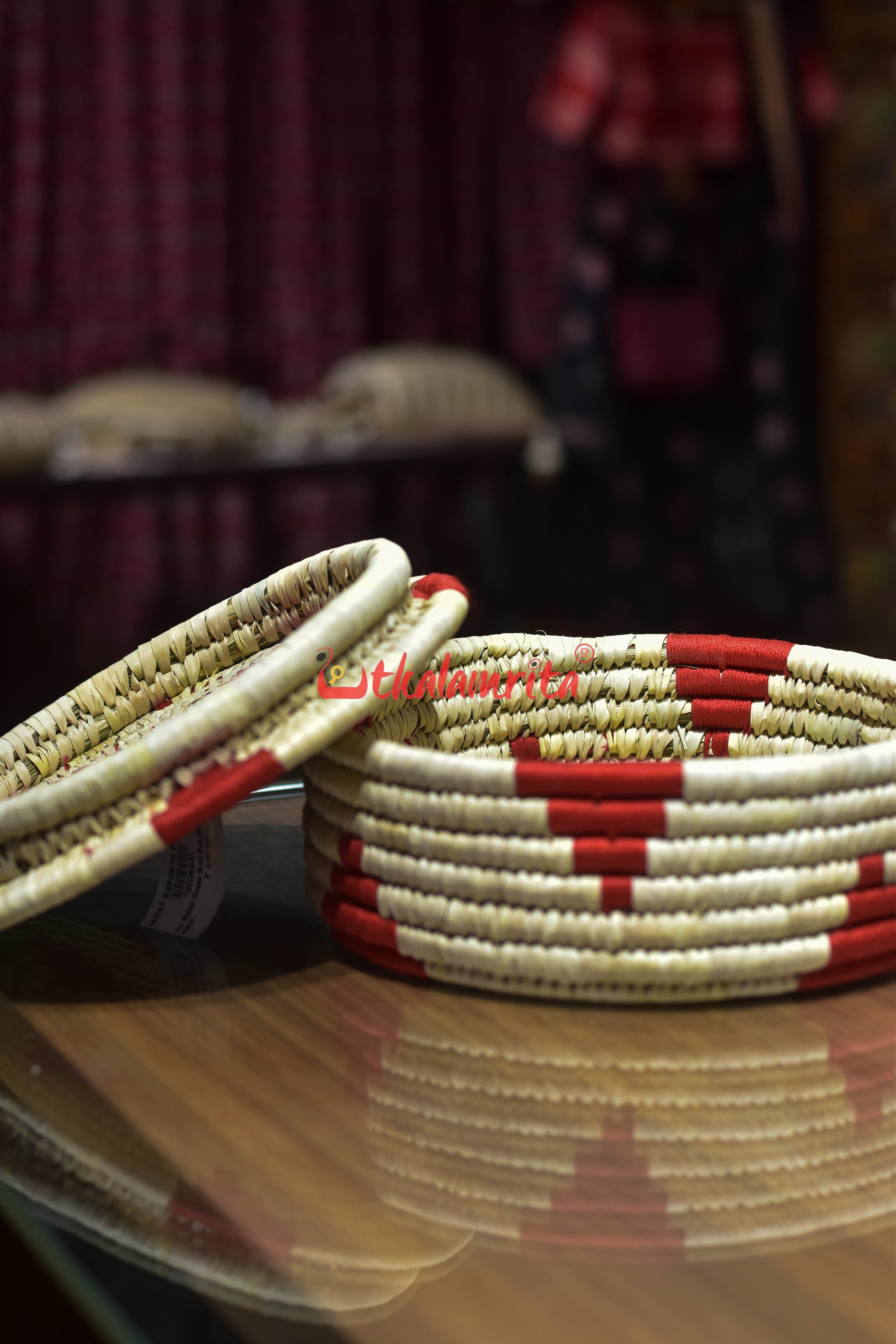 Leo Sabai Grass Roti Box (Red)