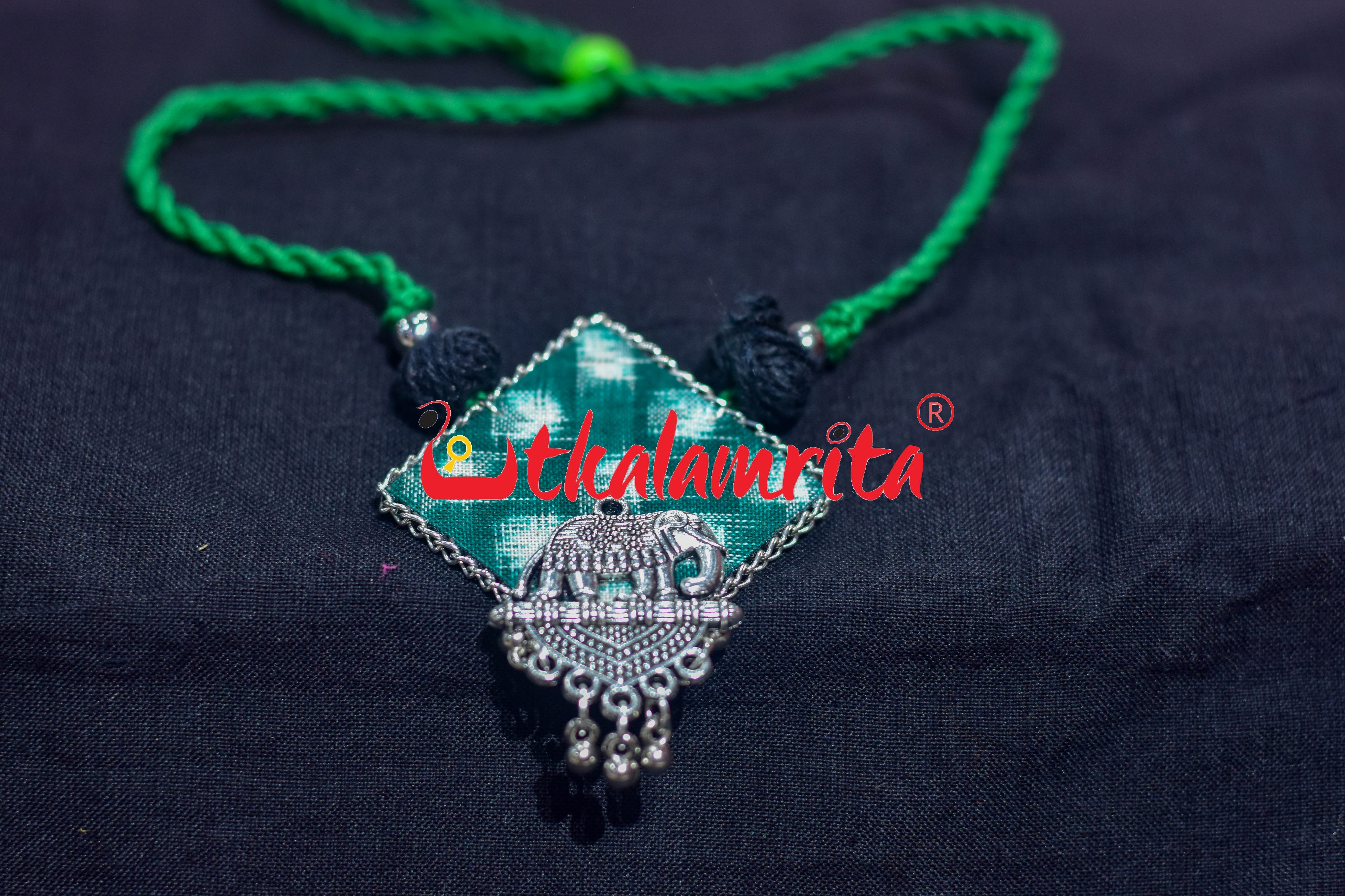 Green White Pasapali Silver Small Necklace Set