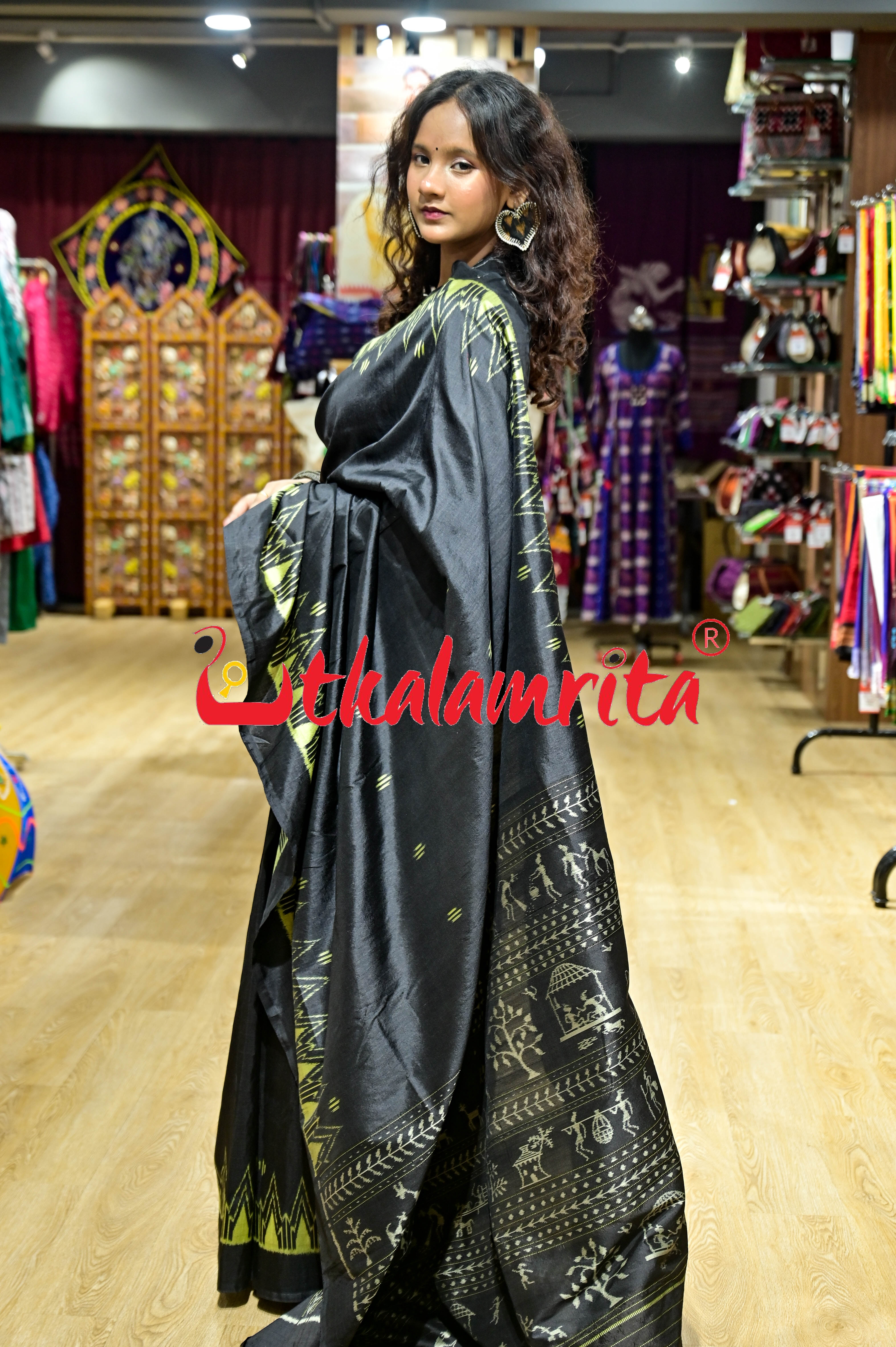 Black Lemon Temples Saura Anchal Khandua Silk Saree