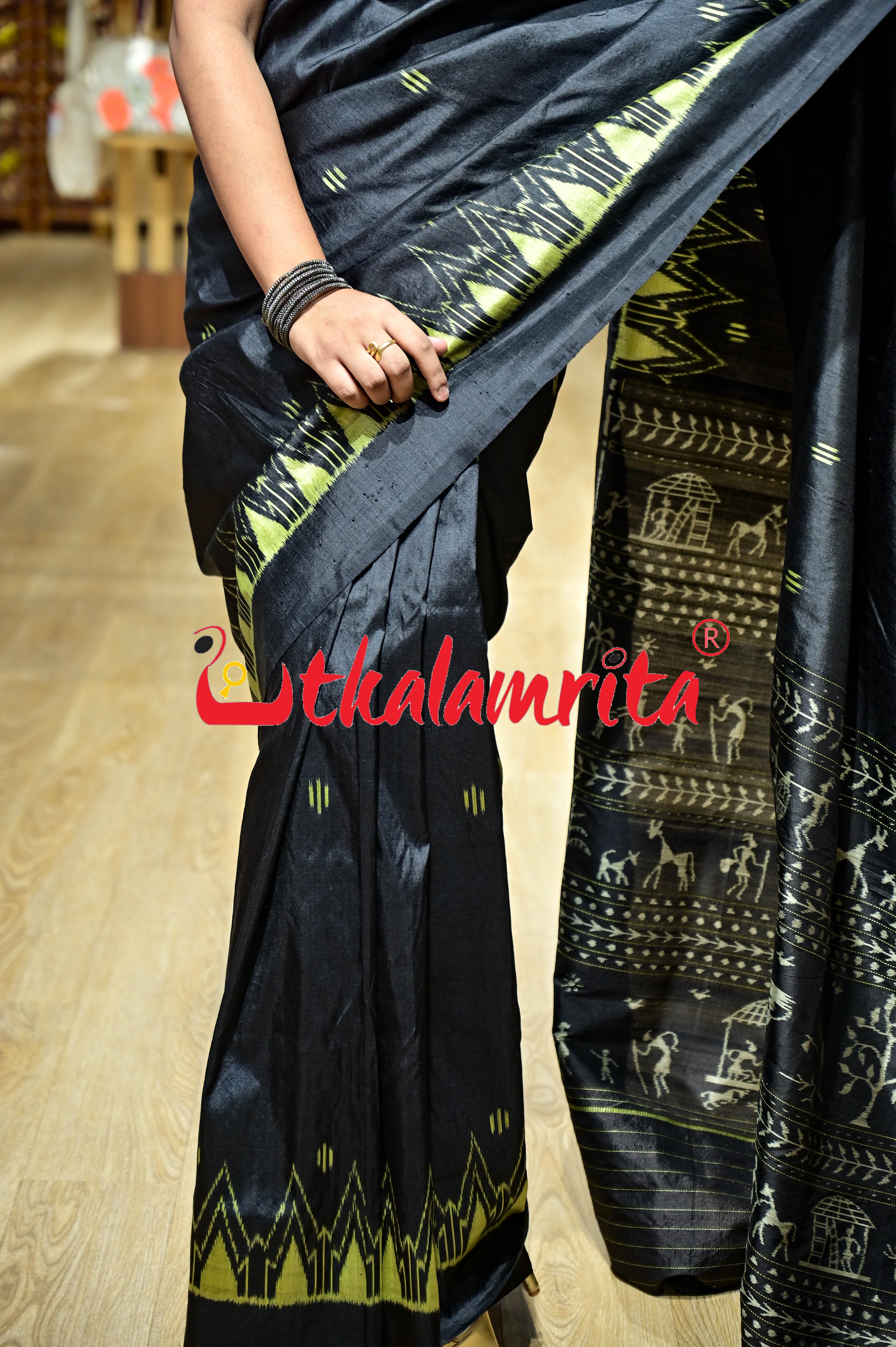 Black Lemon Temples Saura Anchal Khandua Silk Saree