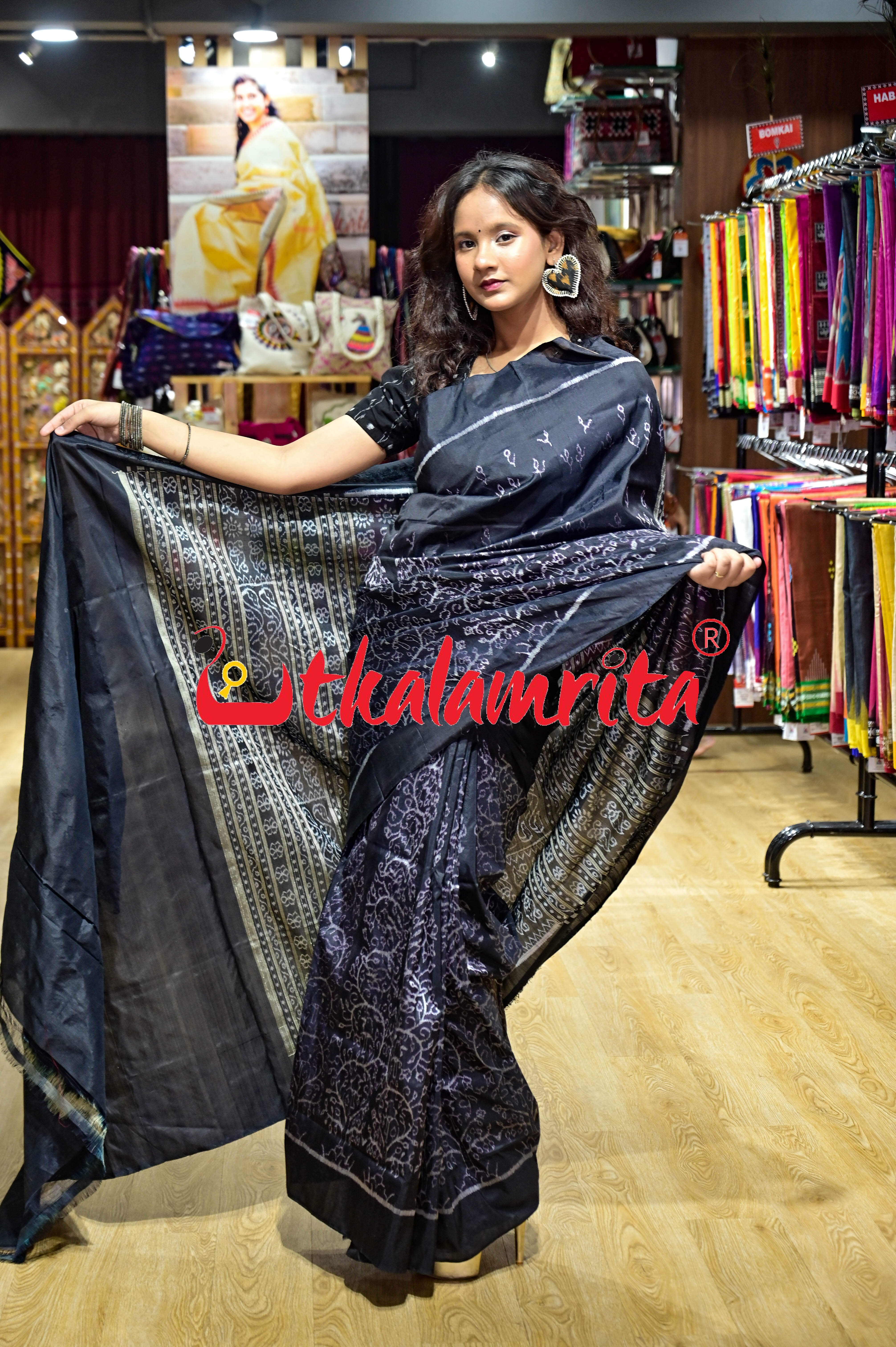 Black White Dhadi Lata Sambalpuri Silk Saree