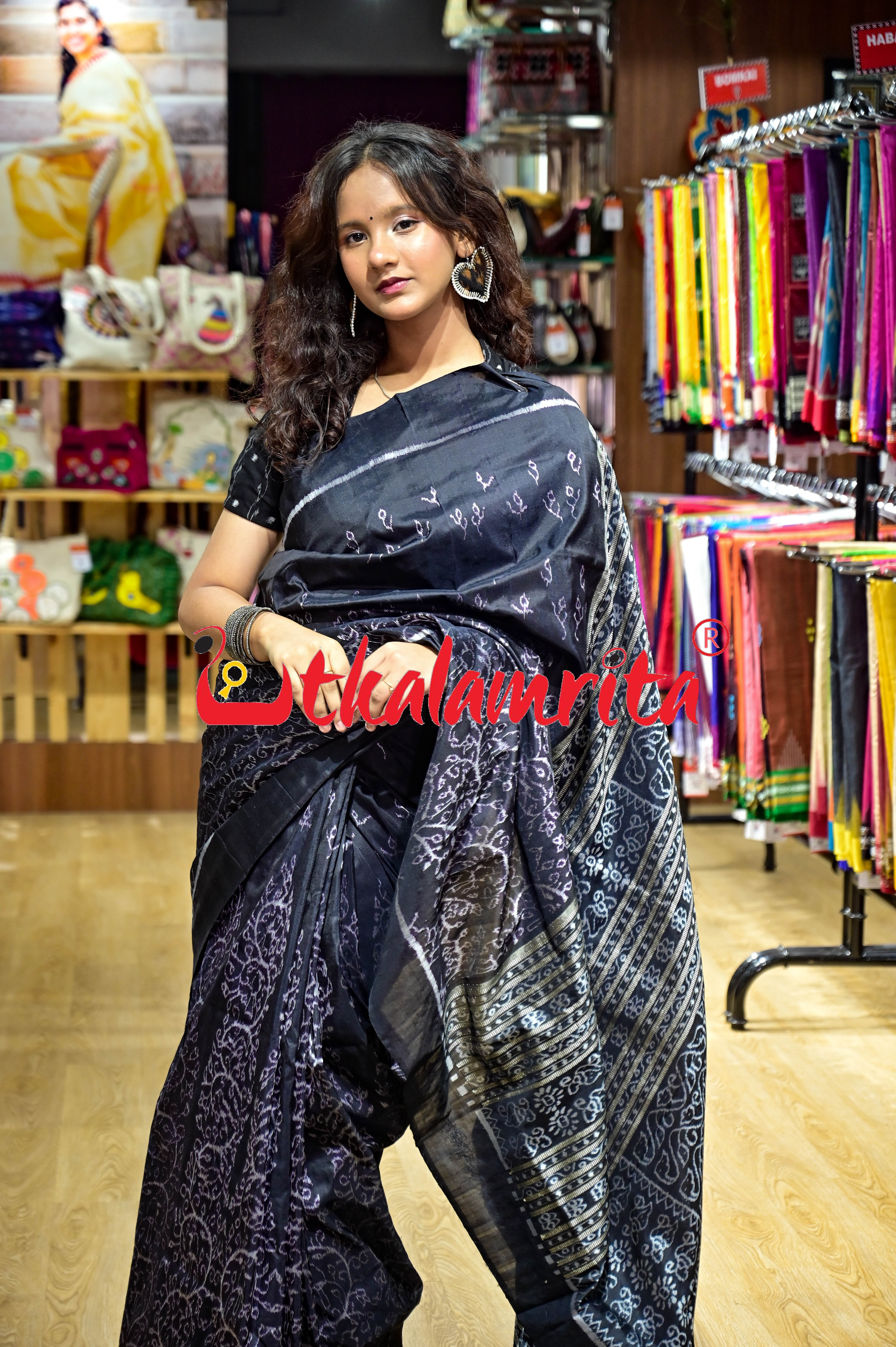Black White Dhadi Lata Sambalpuri Silk Saree