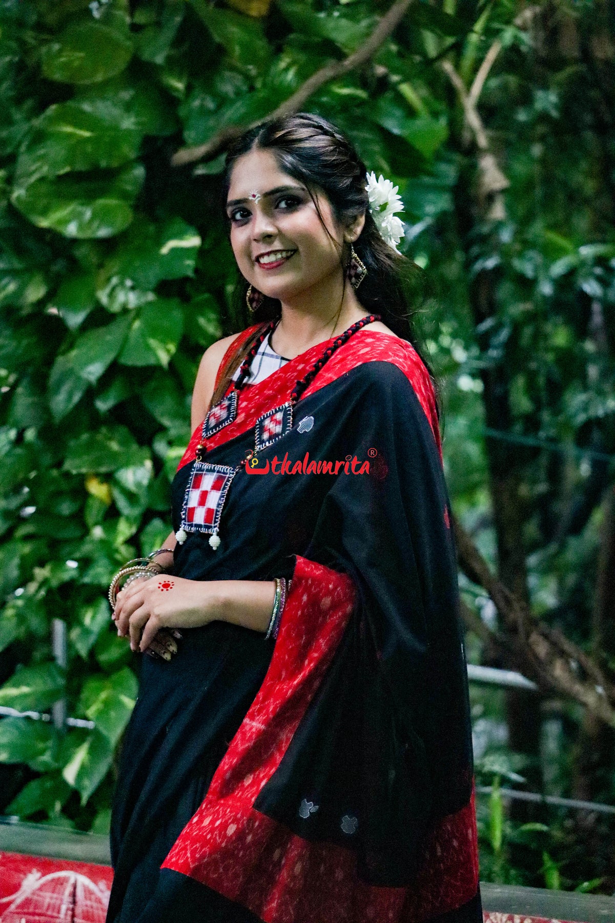 Contrast Bichitrapuri RBW Sleeveless (Blouse)