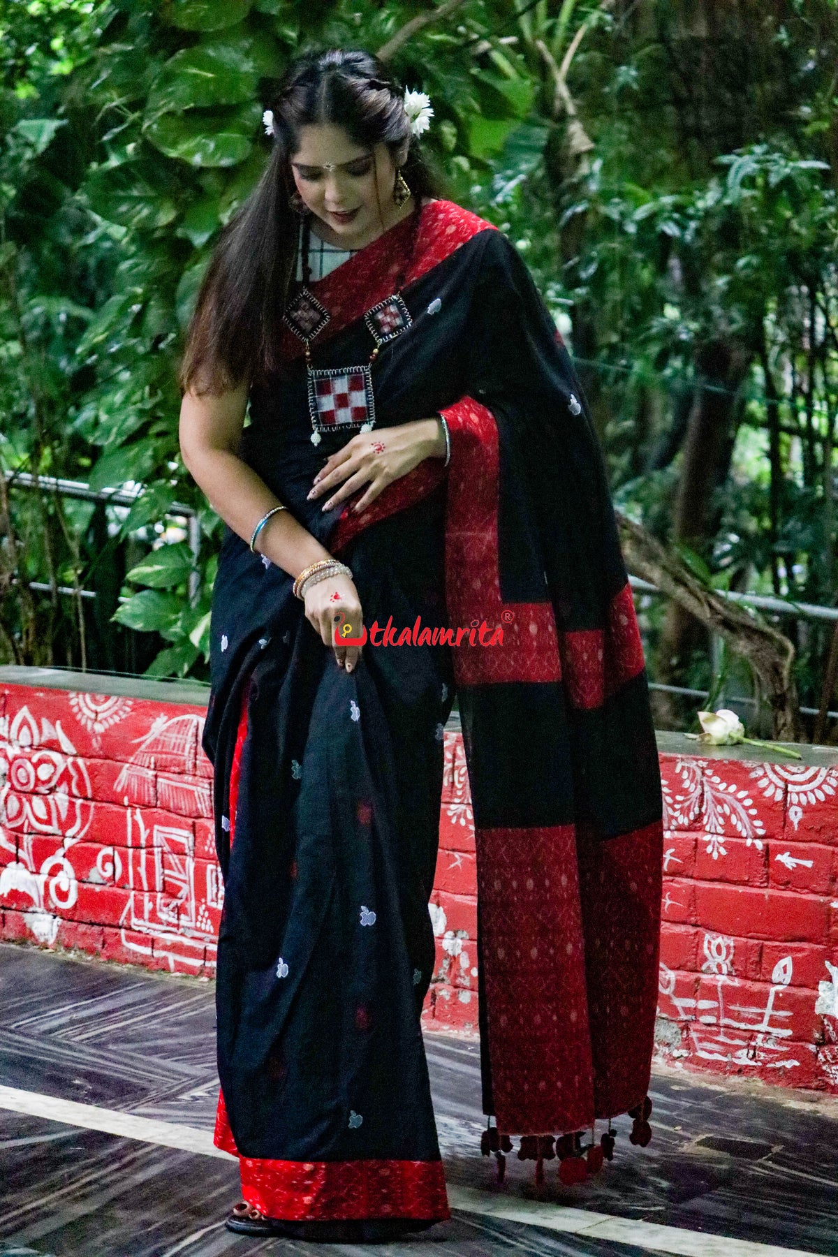 Black Apple Design S Bandha Designer Cotton Saree