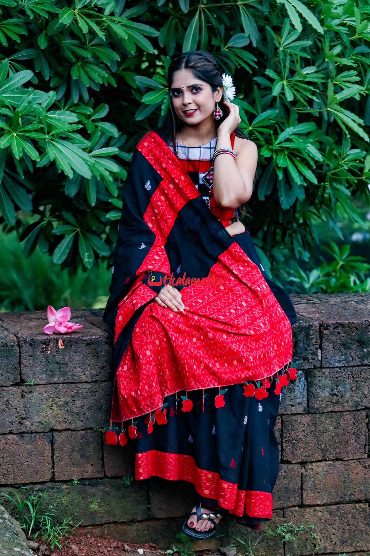 Black Apple Design S Bandha Designer Cotton Saree
