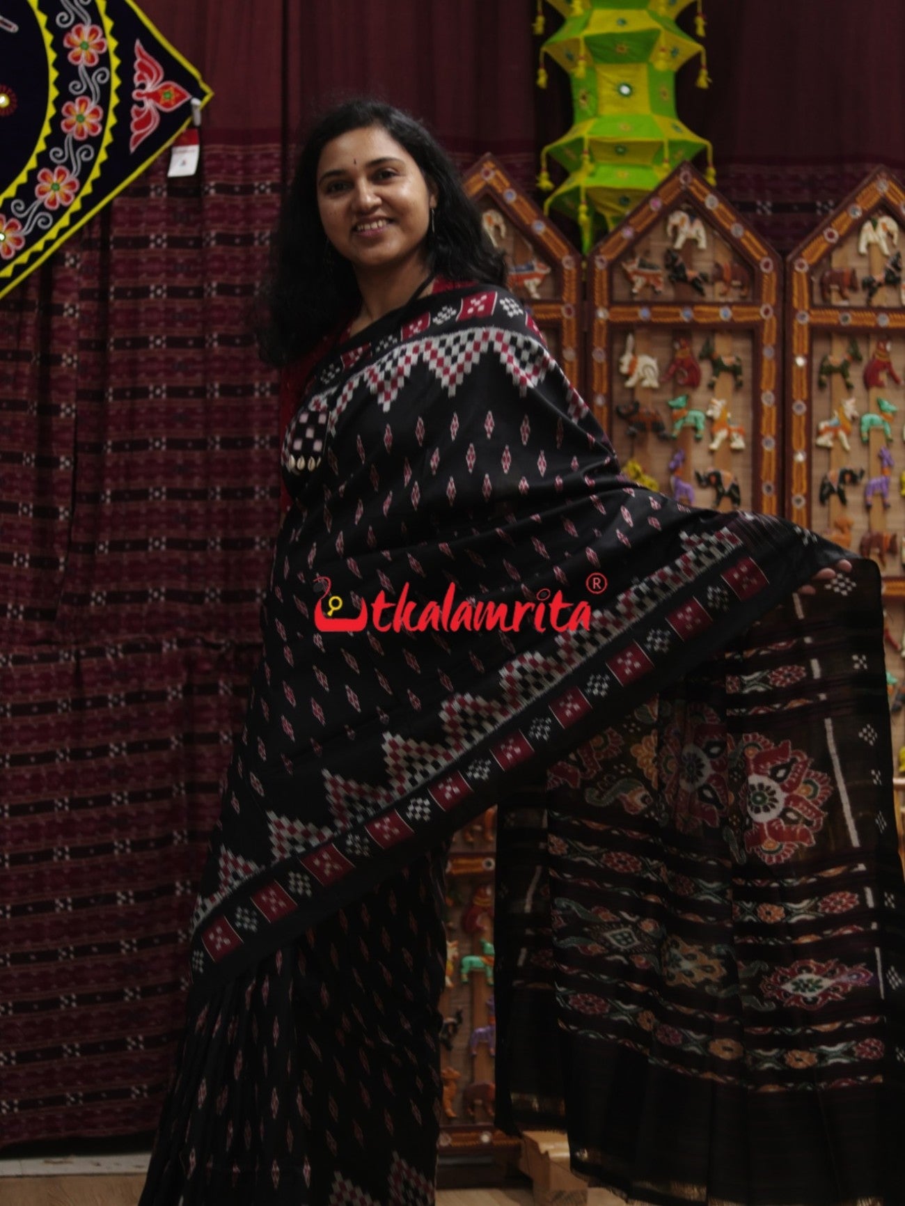 Black Body Bandha Pasapali Border Khandua Silk Saree